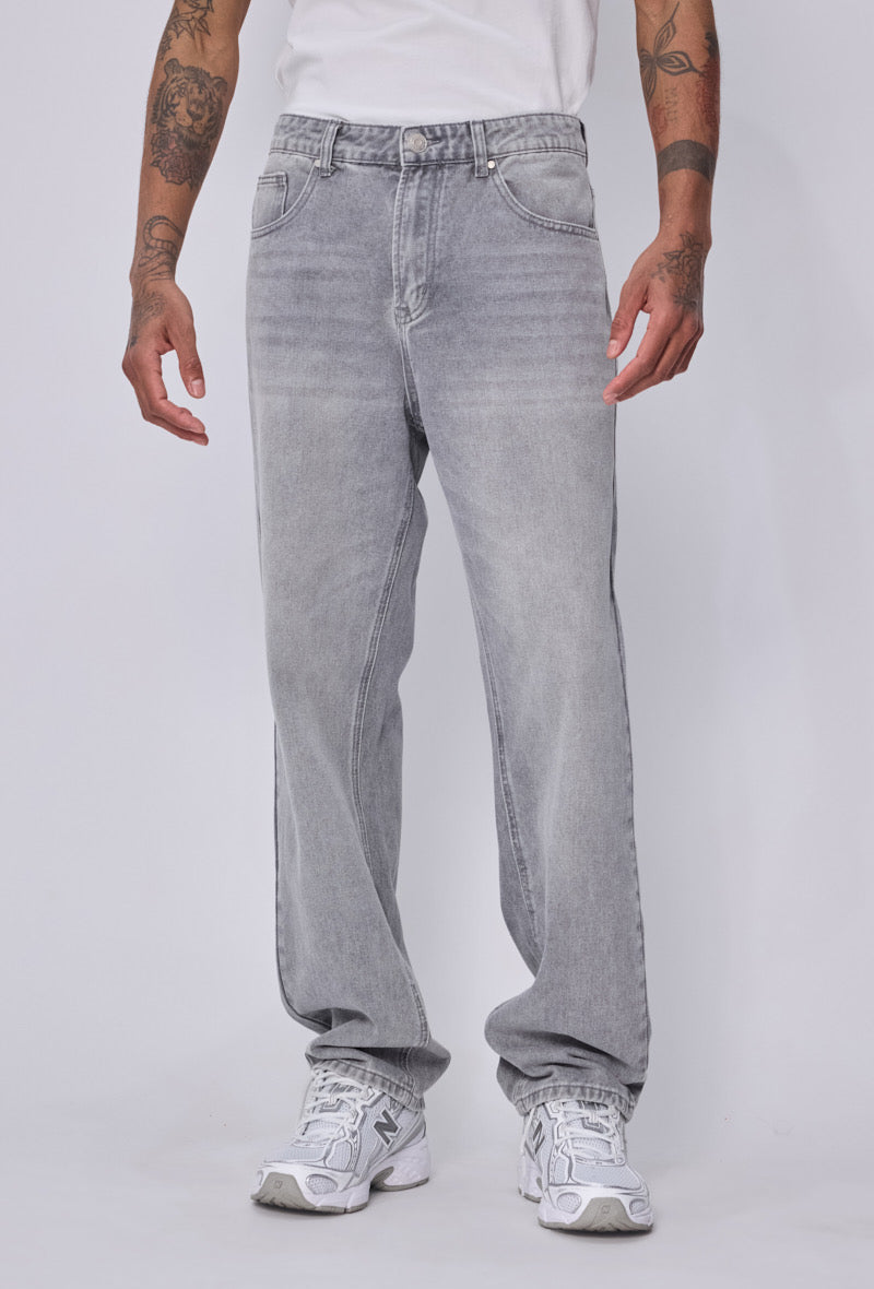 Jean gris NO LIMIT, coupe parfaite, denim moderne avec poches avant et arrière, pour un style décontracté.