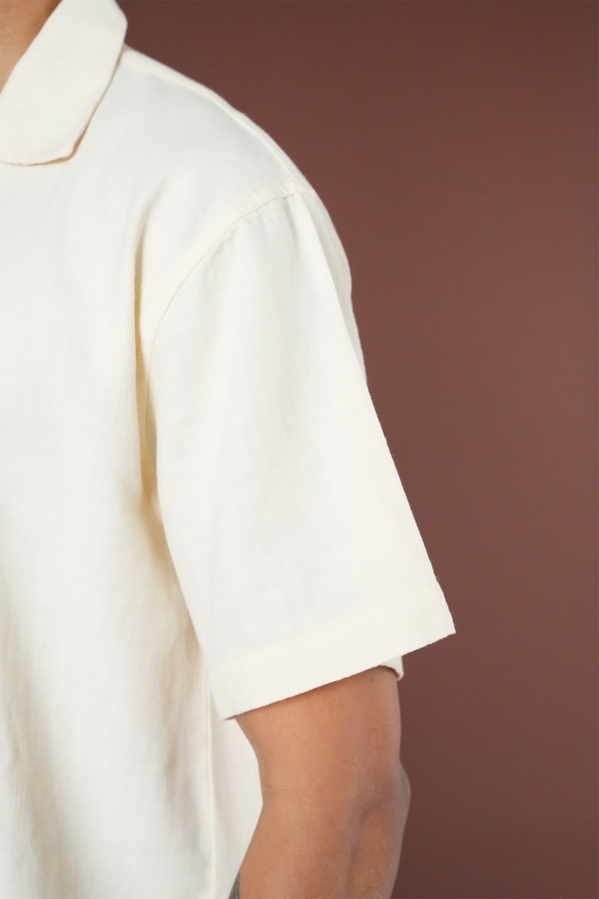 Ensemble Mykonos blanc cassé de la marque NO LIMIT, vêtements assortis avec tissu léger et design élégant.