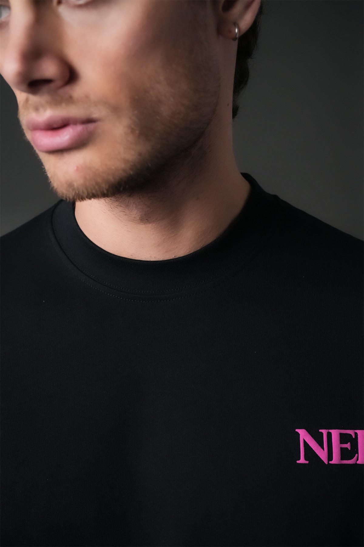 T-shirt noir Need de la marque NO LIMIT, tissu doux, coupe classique, visible sur fond neutre dans l'image.