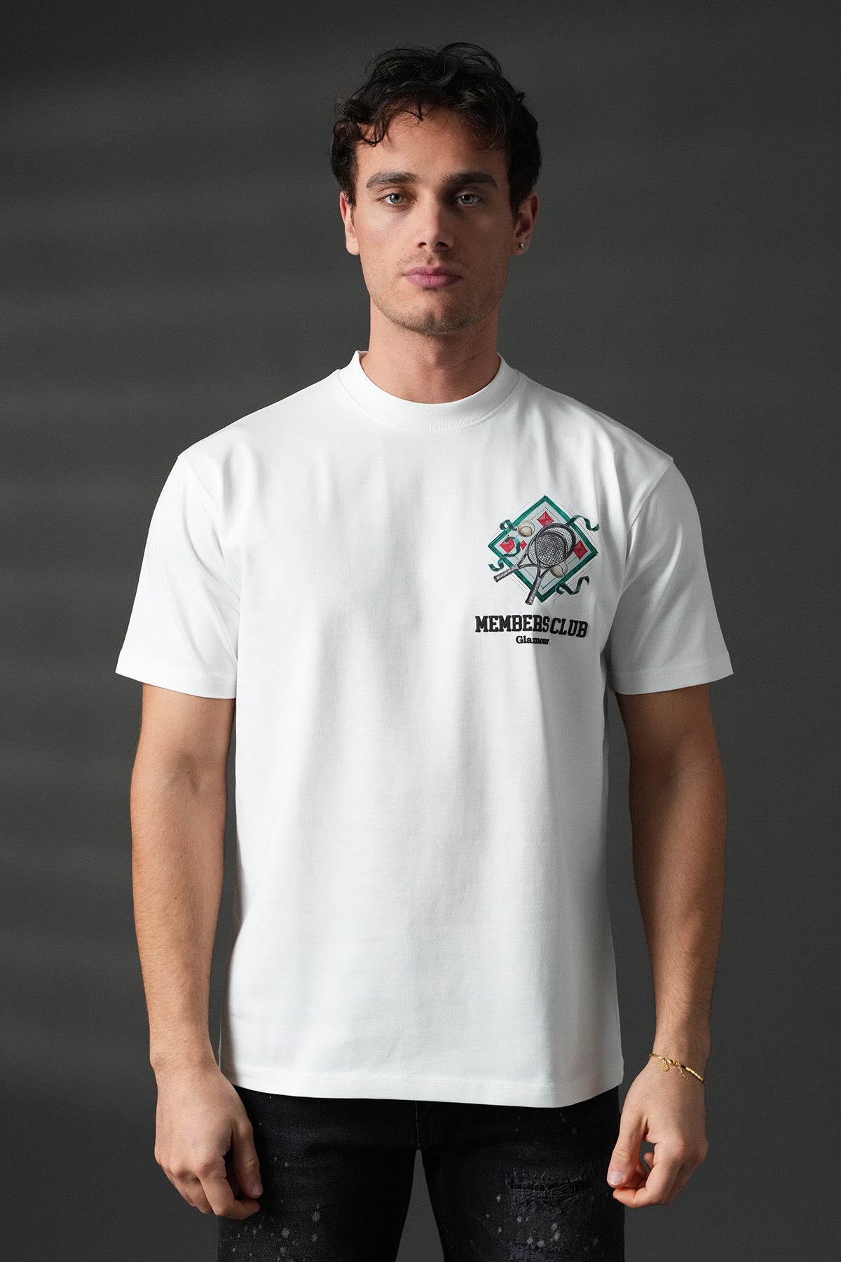 T-shirt tennis blanc NO LIMIT, vue de face, en coton léger, avec logo sur la poitrine, prêt à être porté pour le sport ou casual.