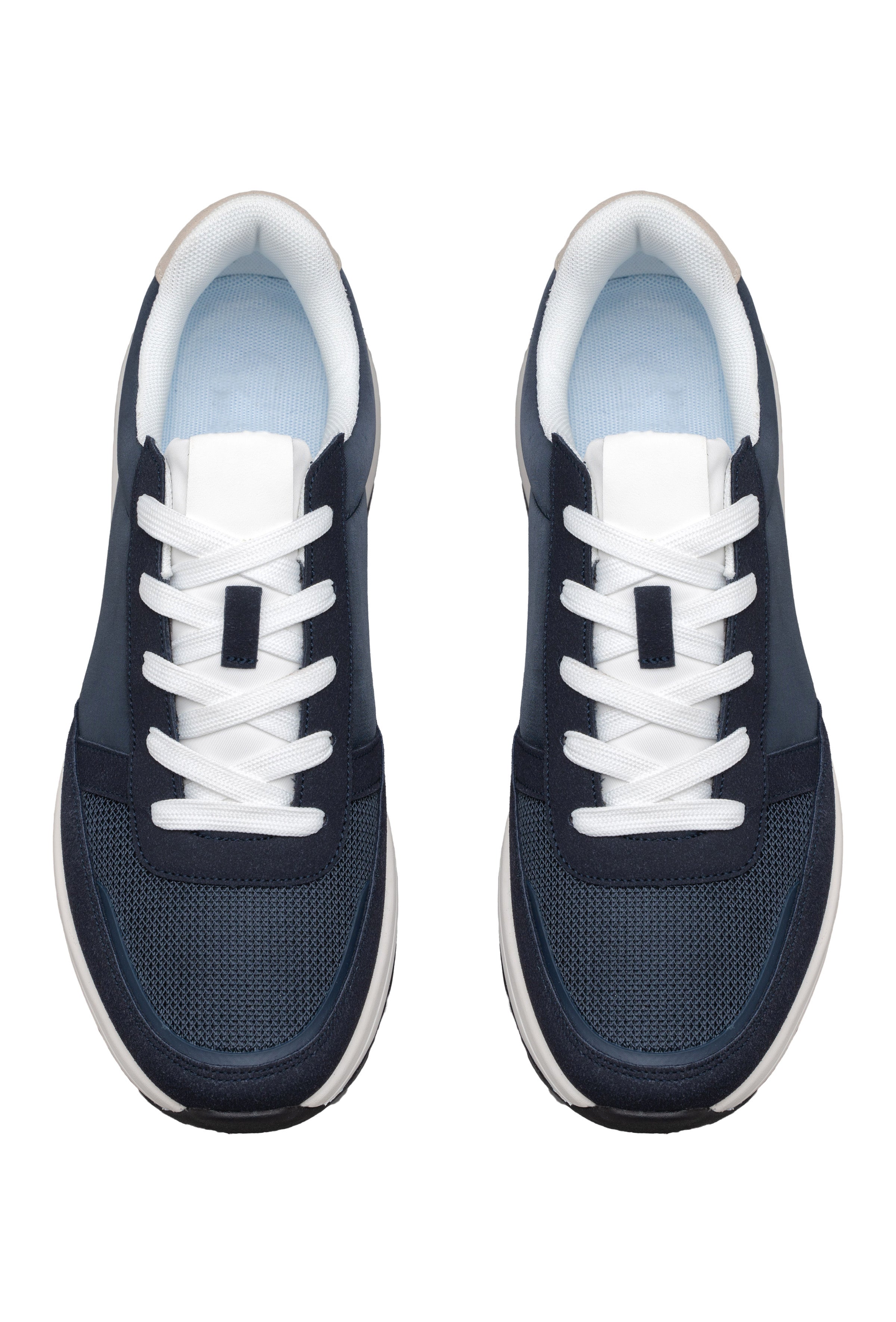 Baskets city NO LIMIT bleu marine en toile avec lacets, vue en gros plan, style décontracté pour hommes ou femmes.