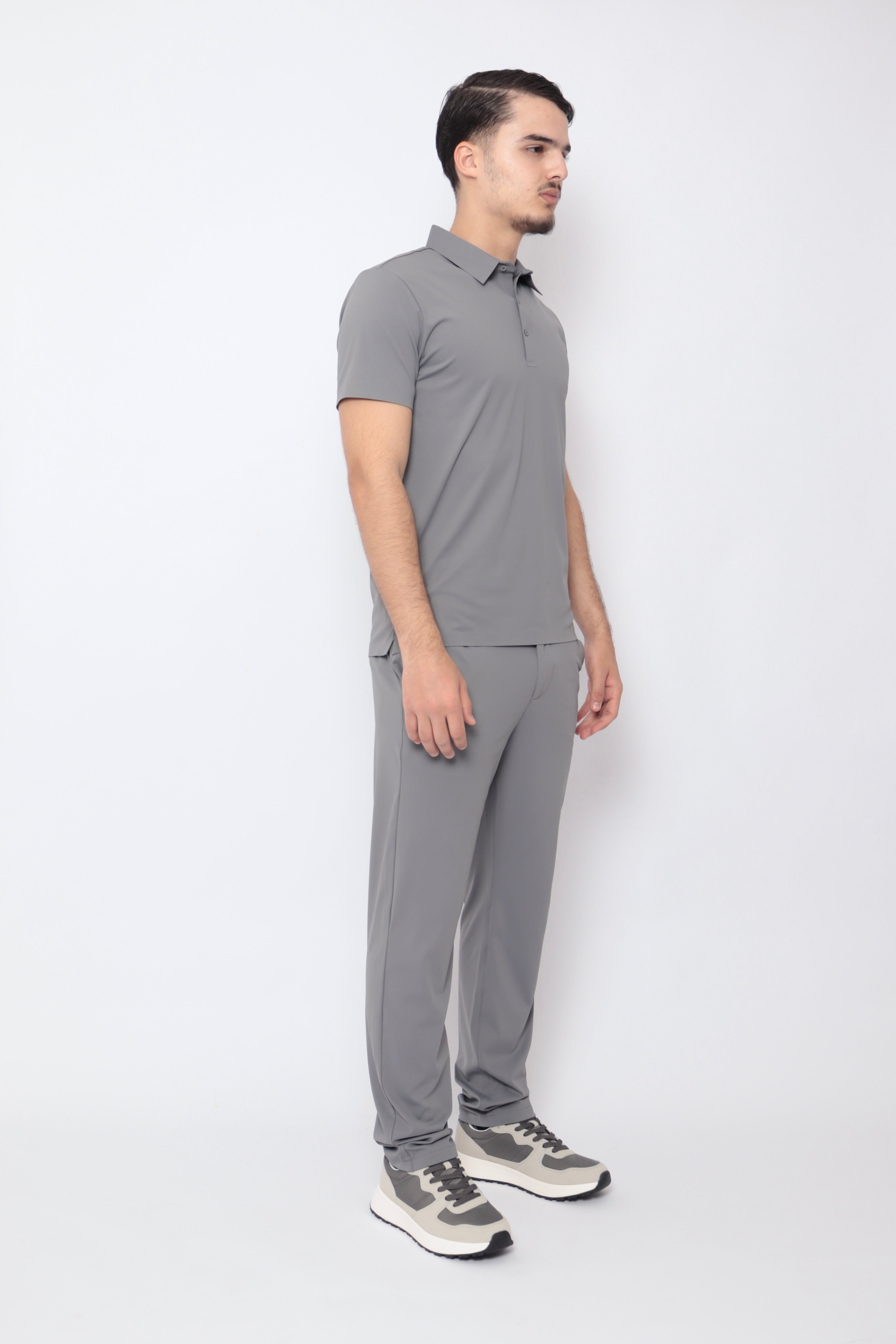 Ensemble Monaco gris de la marque NO LIMIT, vêtement décontracté pour homme ou femme, affiché sur un mannequin.
