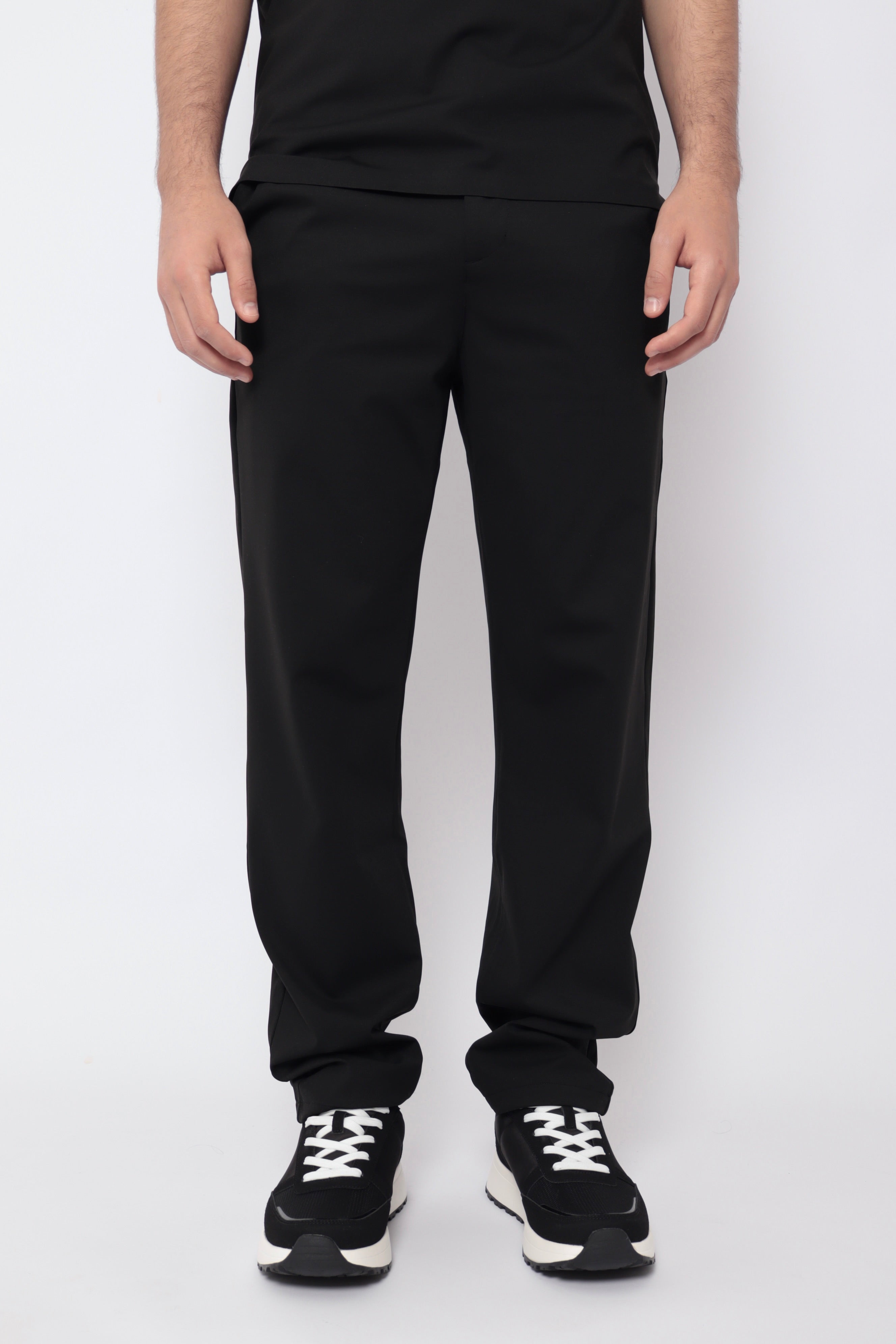Ensemble Monaco noir de la marque NO LIMIT, vêtements élégants pour un look décontracté et sophistiqué.