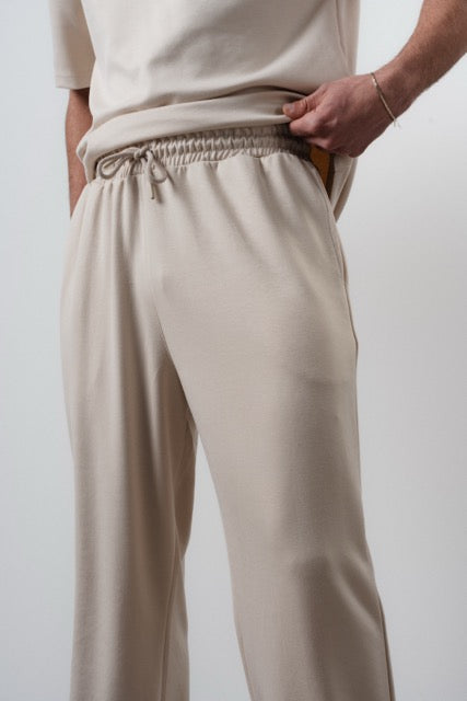Ensemble lyon beige de la marque NO LIMIT, vêtements pour femmes, vue de l'ensemble porté sur mannequin.