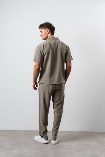 Ensemble Ibiza vert olive de la marque NO LIMIT, vêtement léger et tendance pour un style estival.