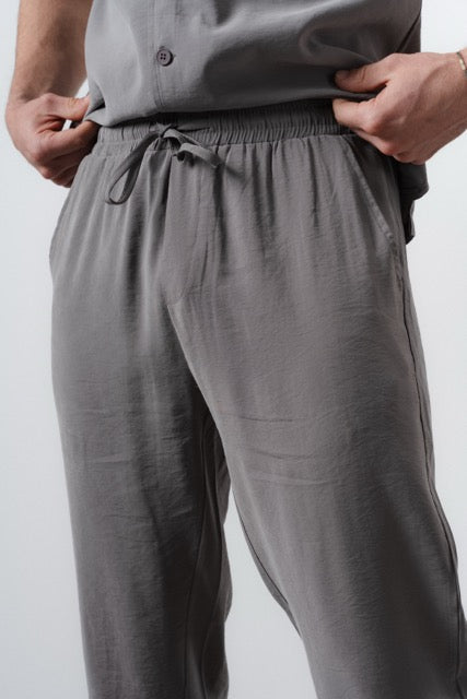Ensemble Ibiza gris de la marque NO LIMIT, vue de face avec détails du tissu et coupe moderne.