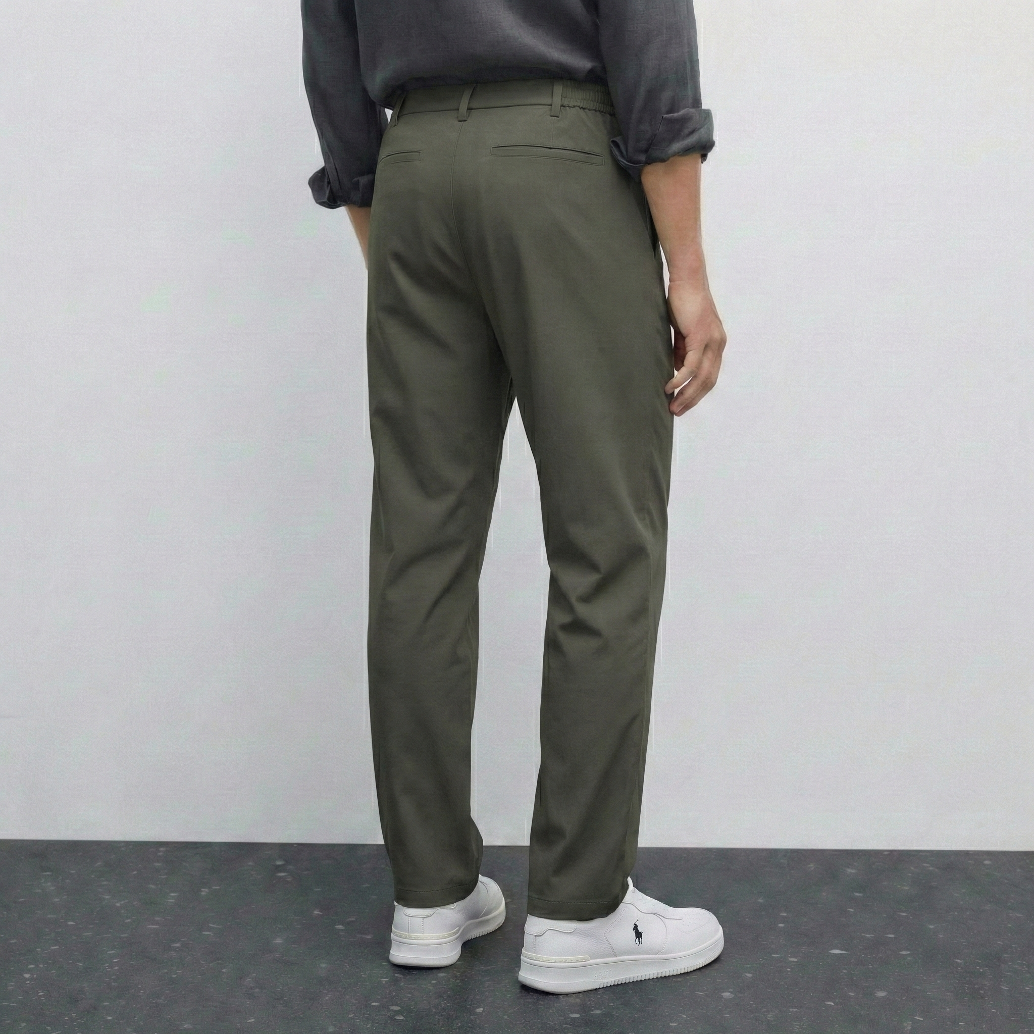 Pantalon kaki NO LIMIT, style décontracté, coupe droite, tissu léger, visible sur fond neutre, pour un look casual et confortable.