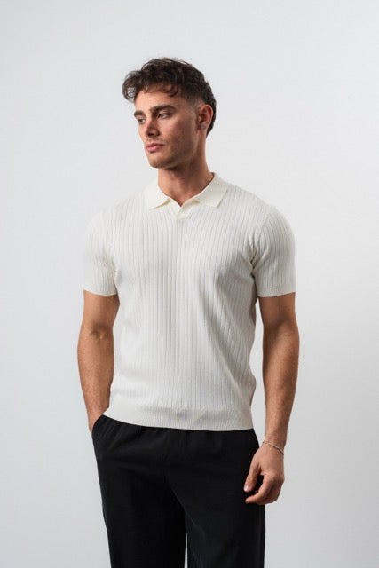 Polo homme manches courtes NO LIMIT en blanc cassé, coupe parfaite, tissu léger et élégant pour un style décontracté.