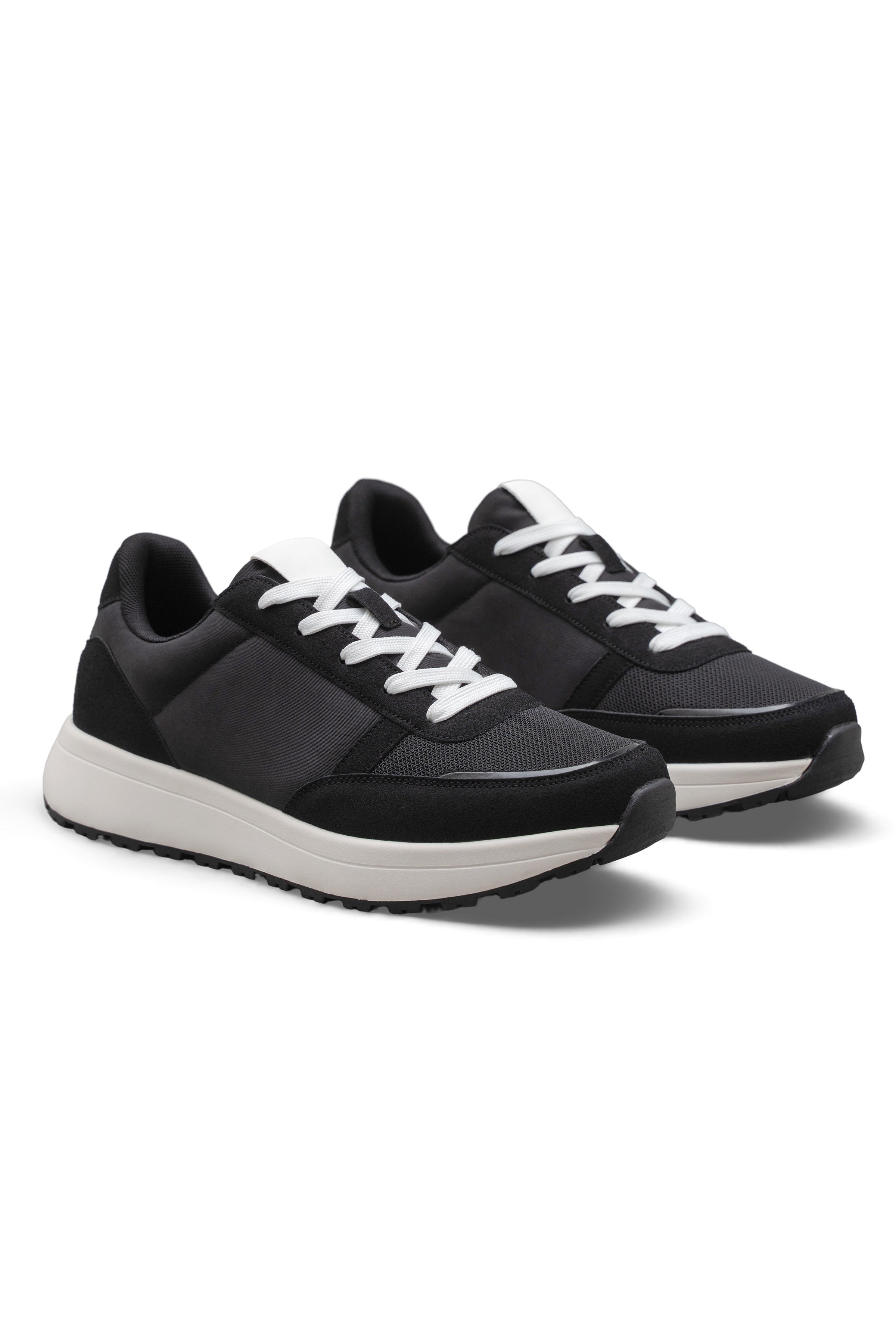 Baskets, chaussures et sandales