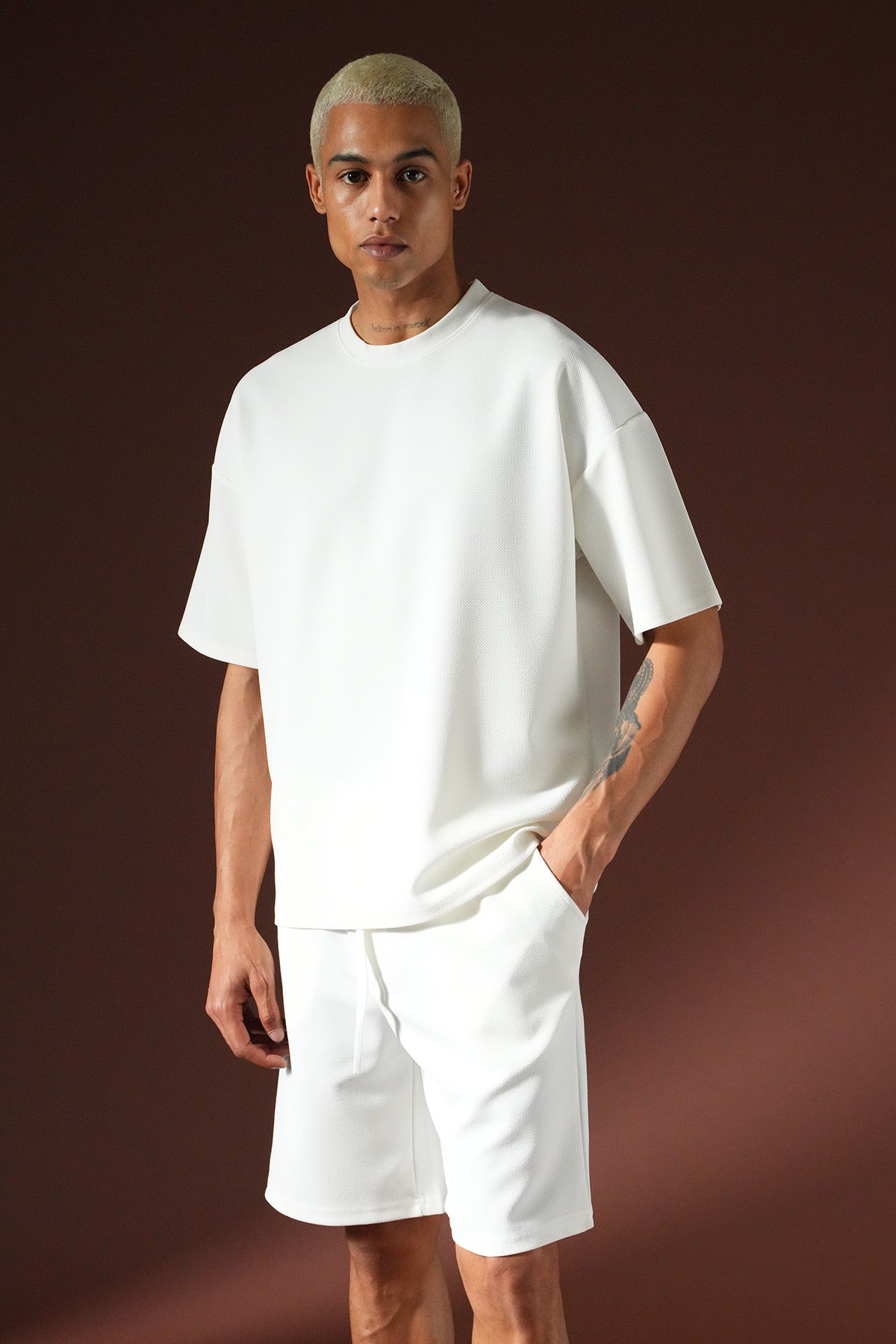 Ensemble Milos ecru de la marque NO LIMIT, composé de vêtements confortables et élégants, visible en image.