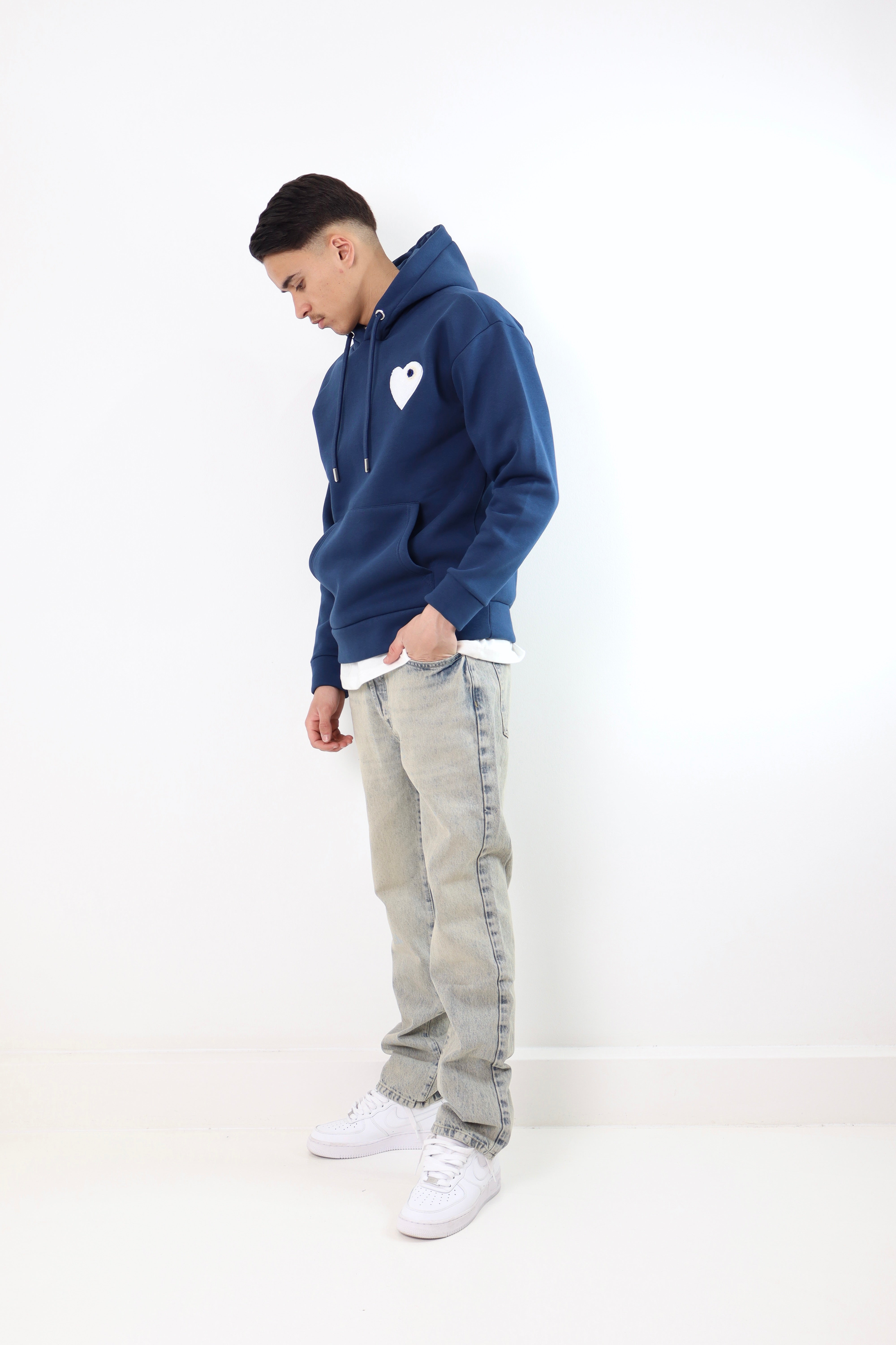 Sweat coeur - bleu marine - coeur blanc