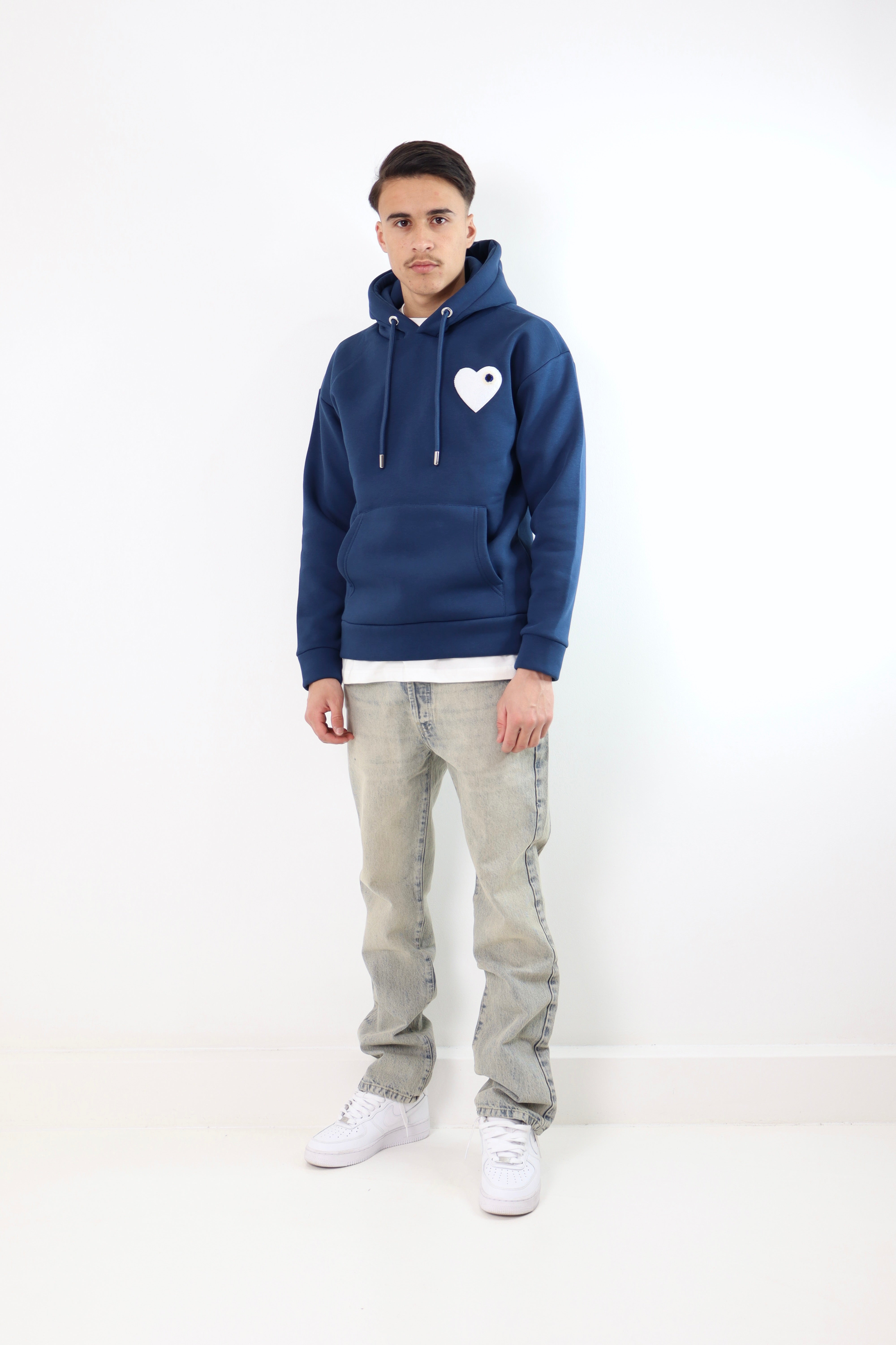 Sweat coeur - bleu marine - coeur blanc