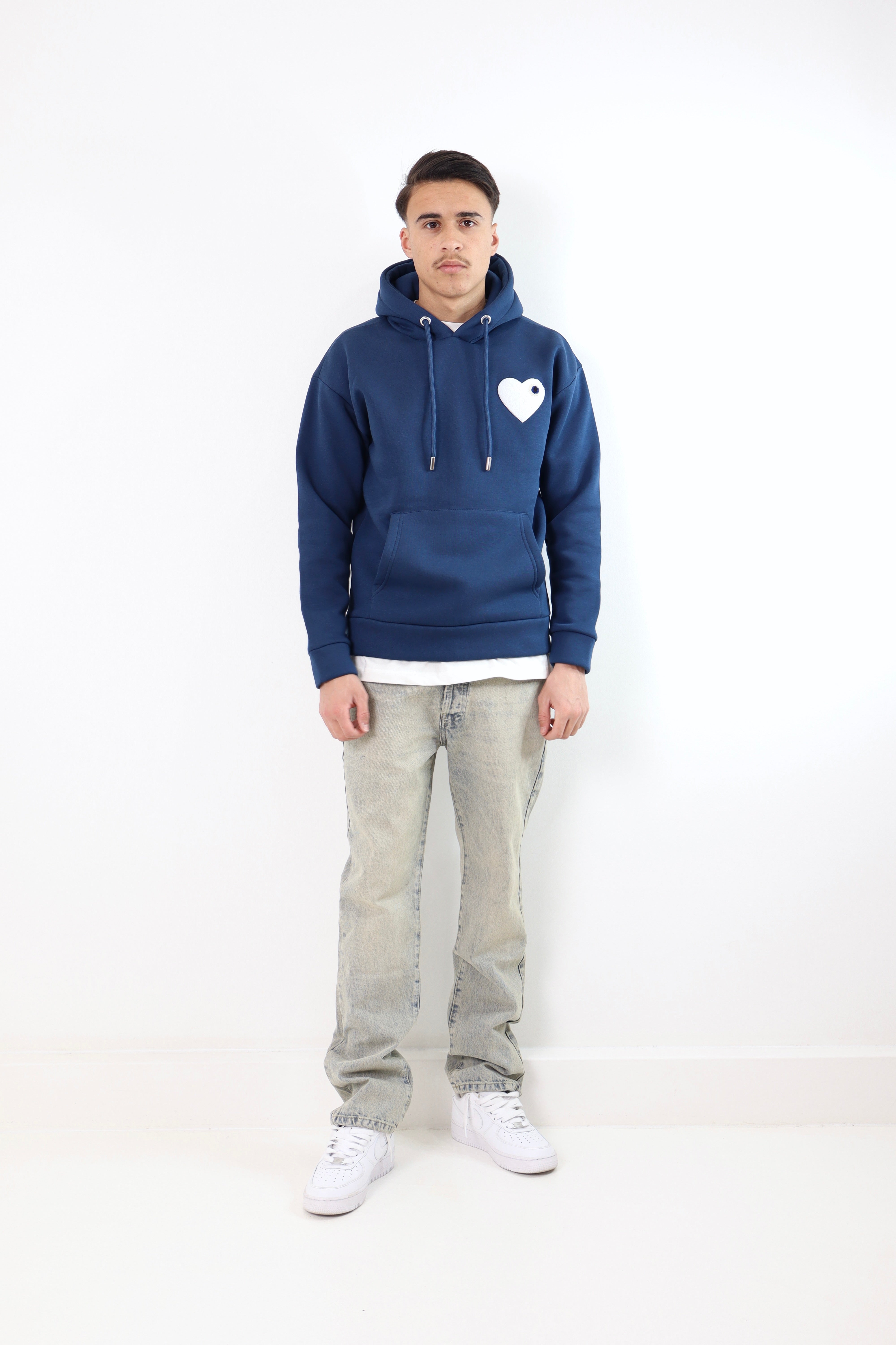 Sweat coeur - bleu marine - coeur blanc