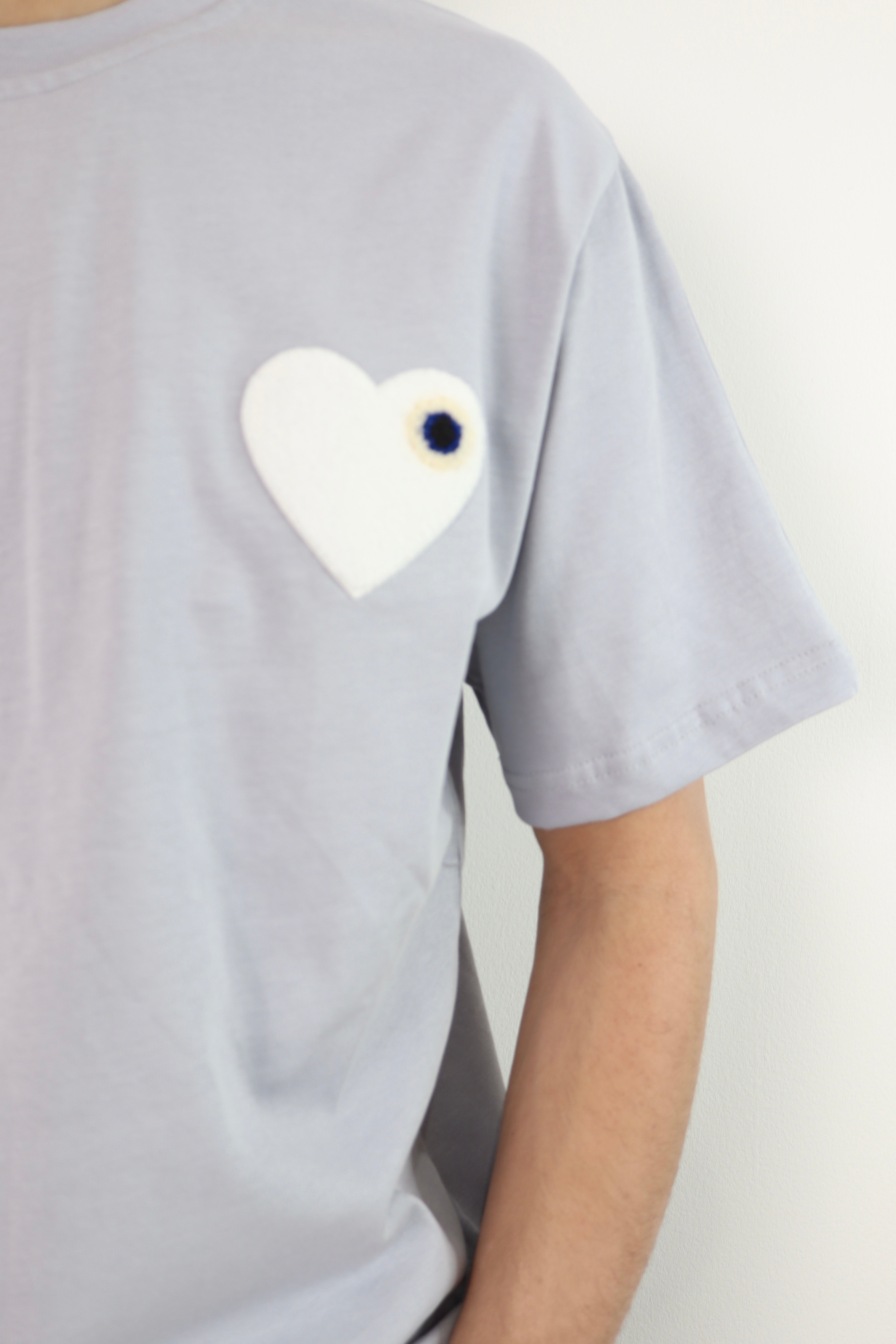 T-shirt coeur - gris - coeur blanc