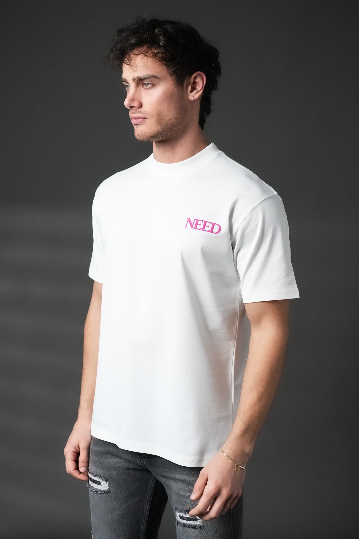 T-shirt blanc NO LIMIT, vêtement décontracté en coton avec col rond et manches courtes, vue de face.