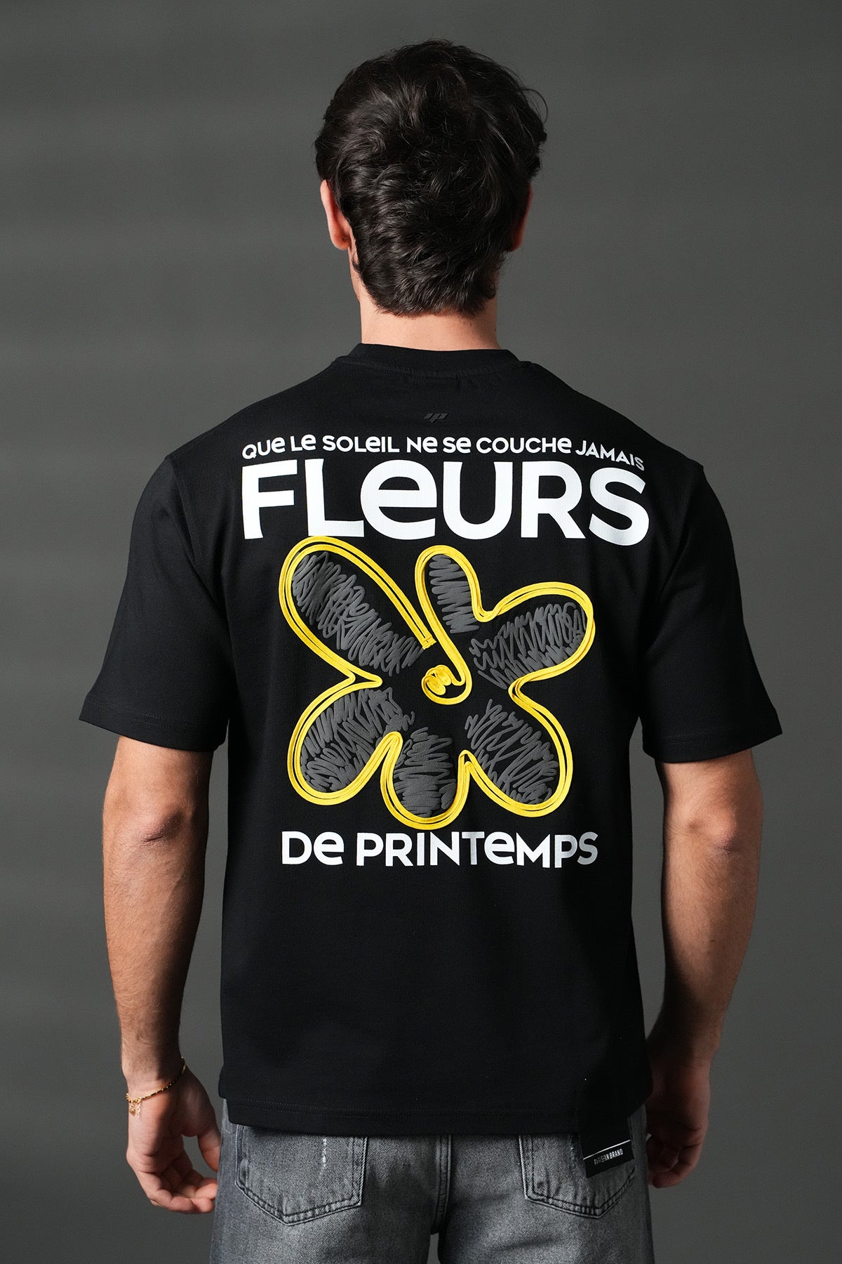 T-shirt noir avec motif fleurs de la marque NO LIMIT, vue de face, tissu doux et style décontracté.