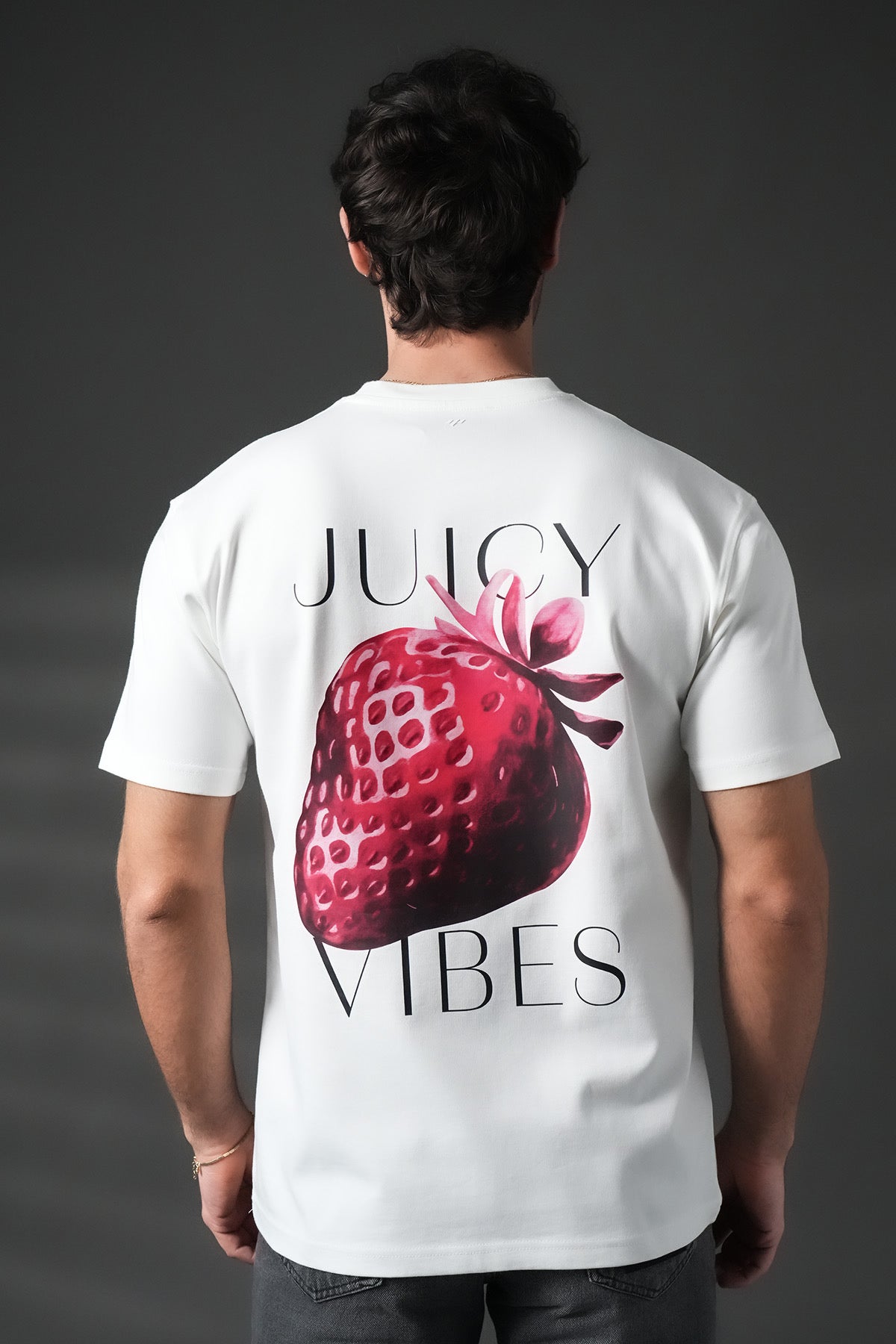 T-shirt blanc NO LIMIT Juicy en coton, vue de face avec logo graphique visible, style décontracté et moderne.