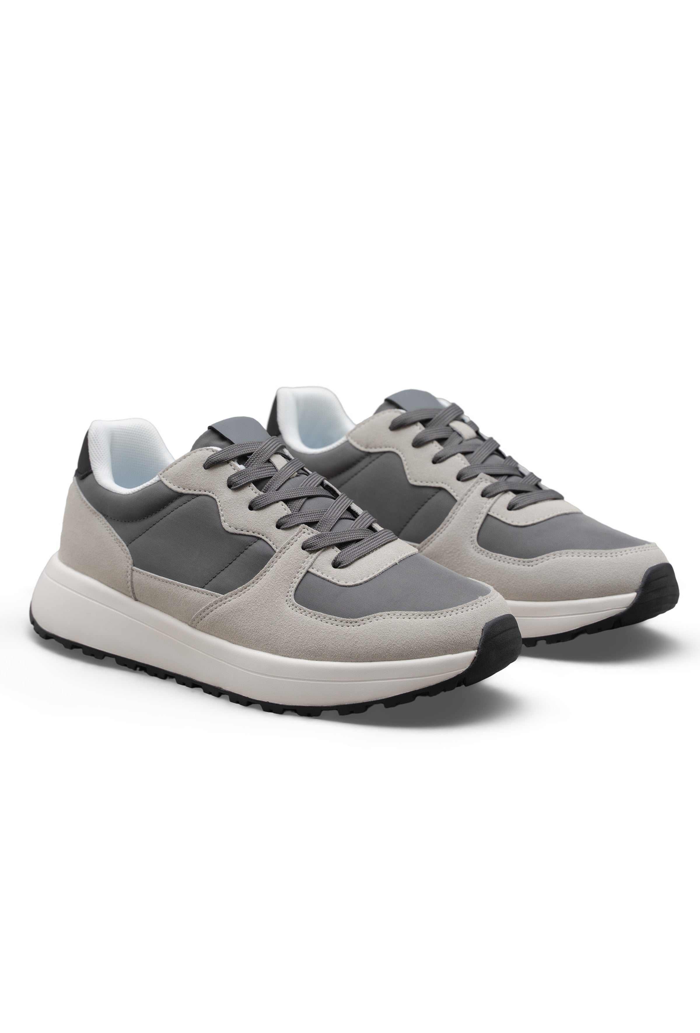 Baskets everyday gris de la marque NO LIMIT, chaussures décontractées en tissu avec semelle blanche pour un style casual.