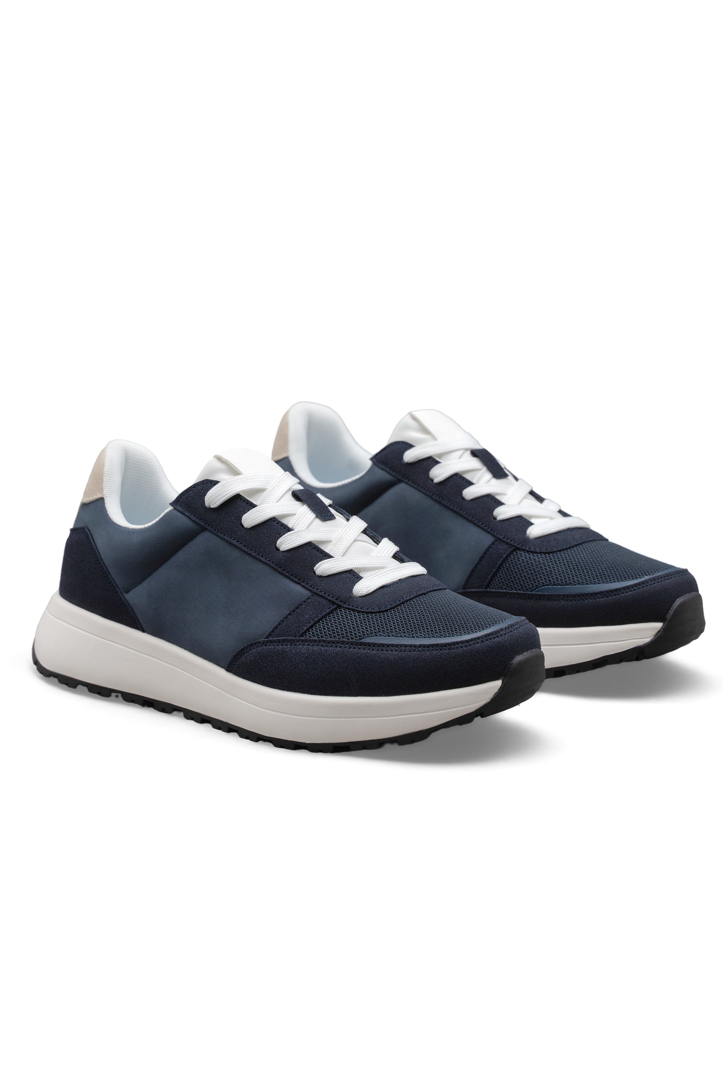 Baskets urbaines bleu marine NO LIMIT, en toile avec semelle blanche, style décontracté pour la ville.