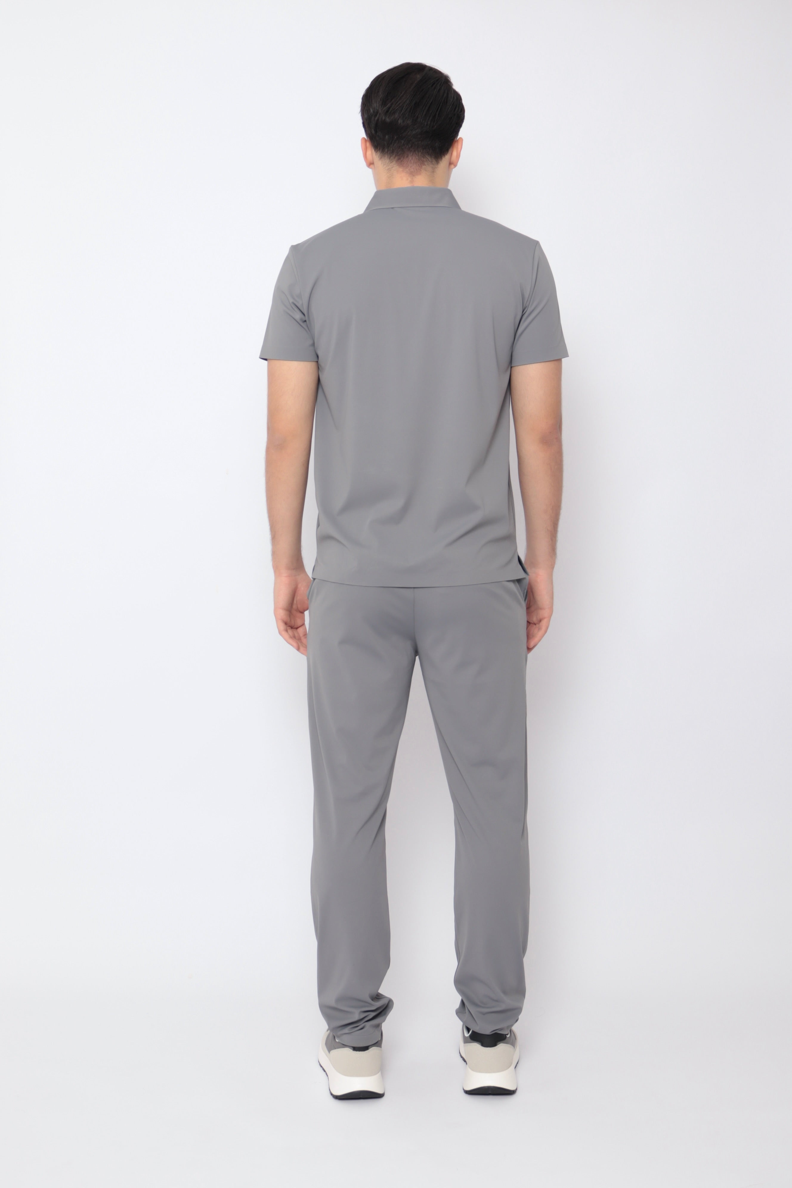 Ensemble Monaco gris de la marque NO LIMIT, vêtements décontractés pour homme ou femme, vue de l'image.