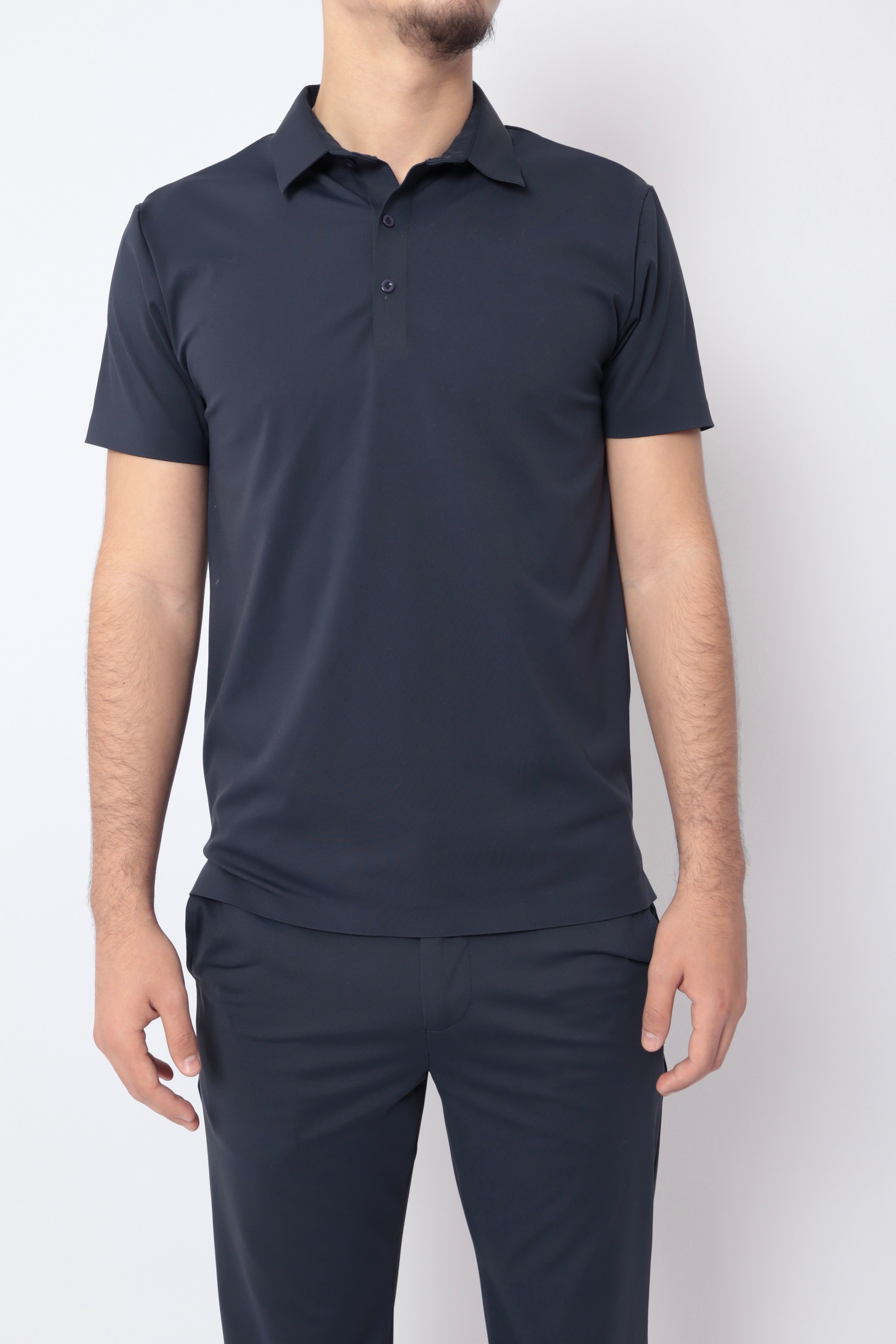 Ensemble monaco bleu marine de la marque NO LIMIT, composé d’un haut et d’un pantalon en tissu léger.