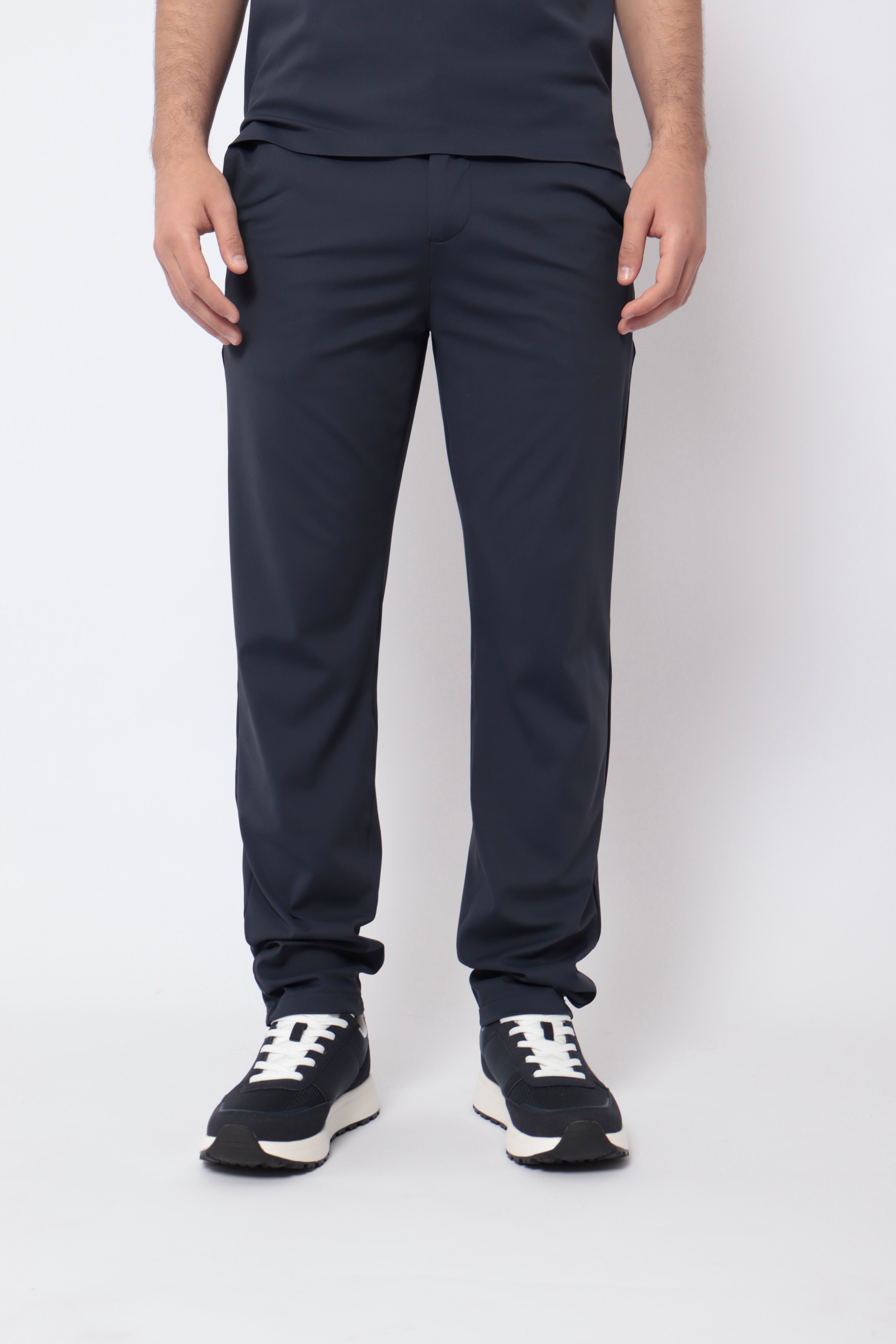 Ensemble Monaco bleu marine de la marque NO LIMIT, vêtements confortables pour un style décontracté.