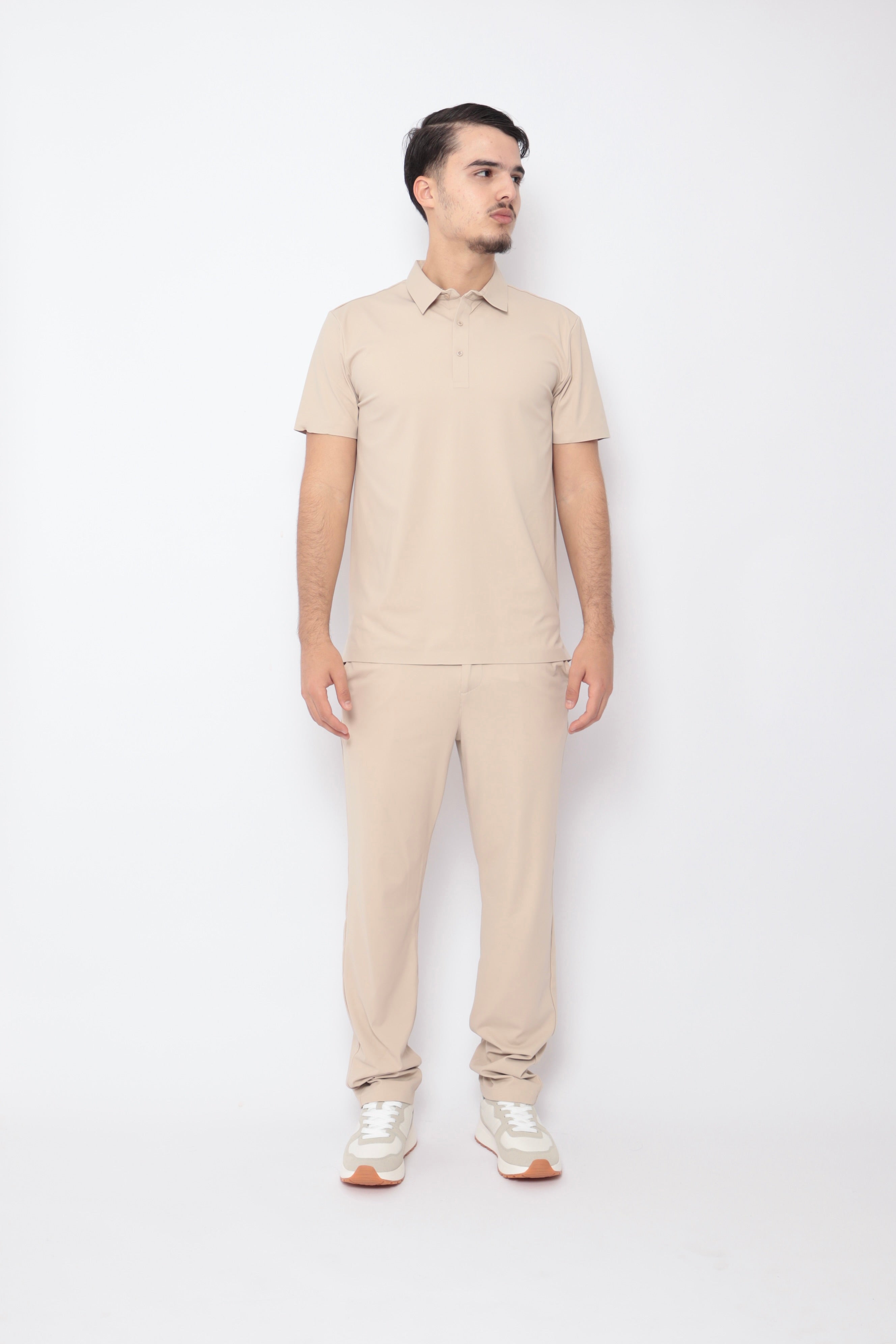 Ensemble monaco beige de la marque NO LIMIT, comprenant un haut et un pantalon assortis, porté sur mannequin.