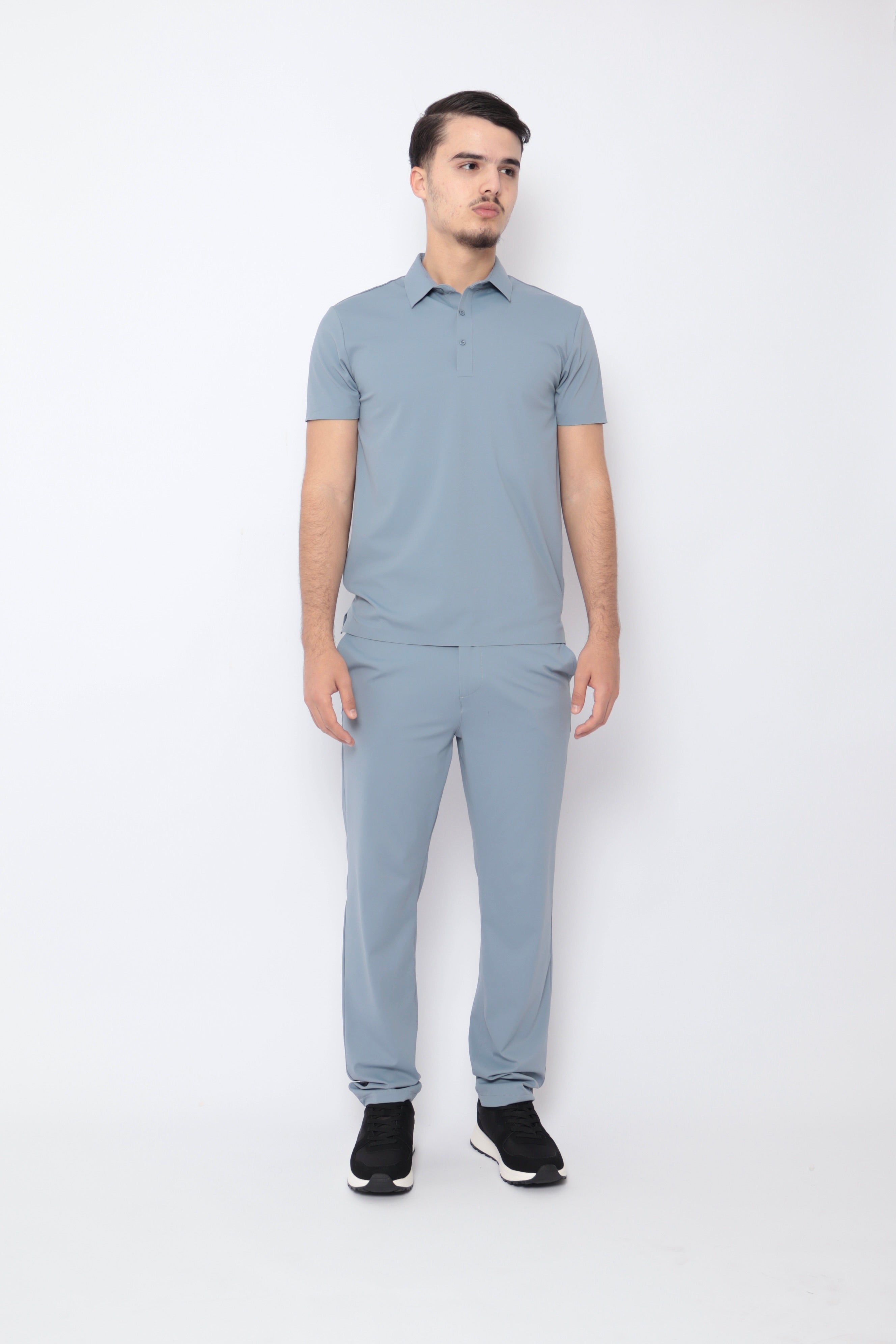 Ensemble monaco bleu ciel de la marque NO LIMIT, consisting d'un haut et d'un pantalon assortis, porté sur un mannequin.