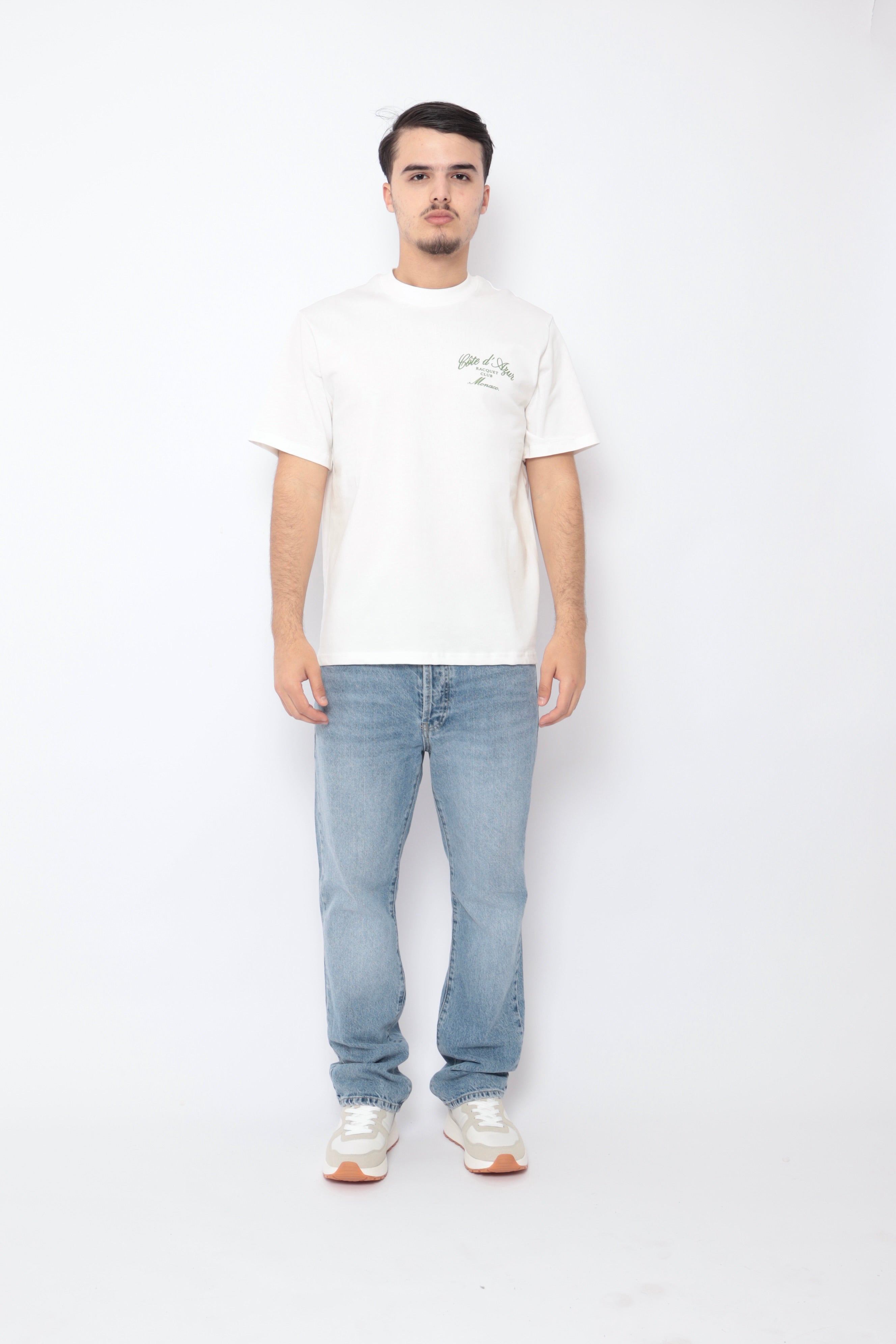 T-shirt blanc NO LIMIT French Riviera, coton avec logo imprimé, porté sur mannequin, style décontracté et élégant.