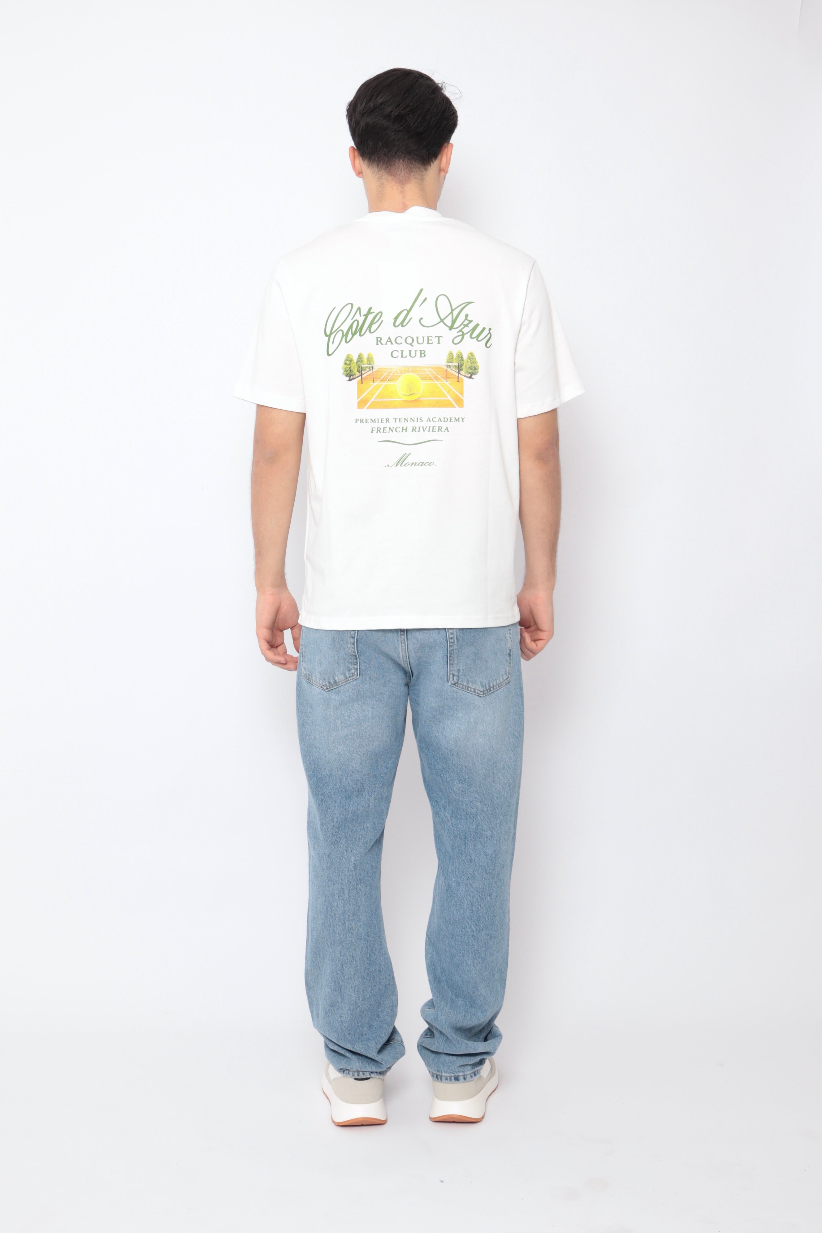 T-shirt blanc NO LIMIT French Riviera, tissu léger avec impression élégante, porté sur mannequin, détails visibles.