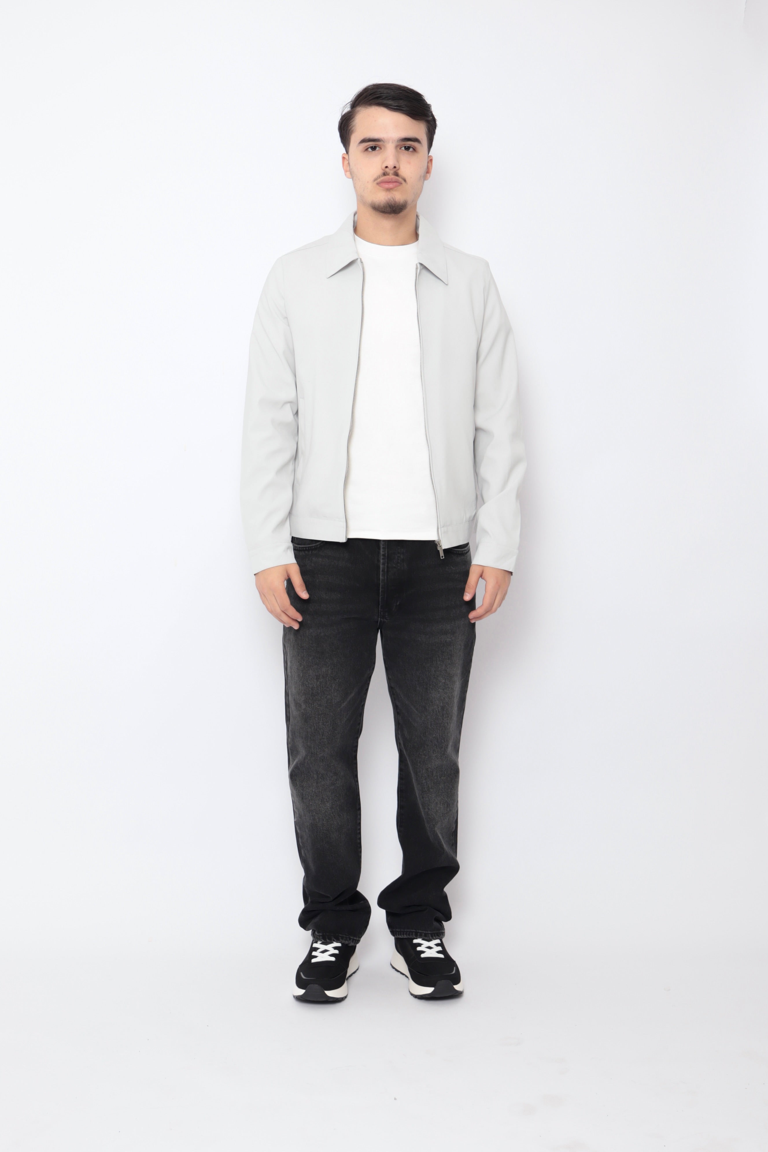 Veste classique gris clair de la marque NO LIMIT, tissu léger et coupe élégante, vue de face sur fond neutre.
