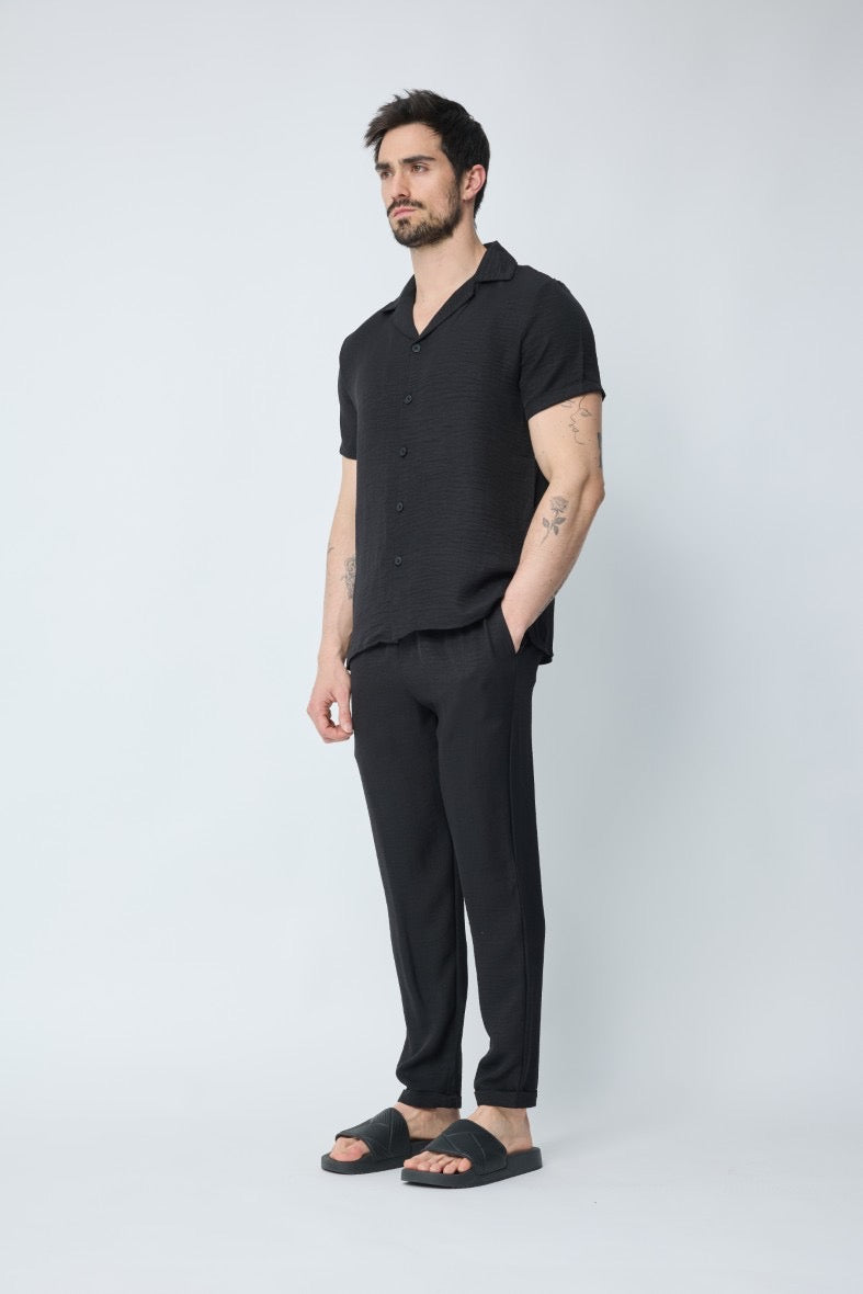 Ensemble Marseille noir de la marque NO LIMIT, vêtements pour femme, détails en tissu noir élégant.