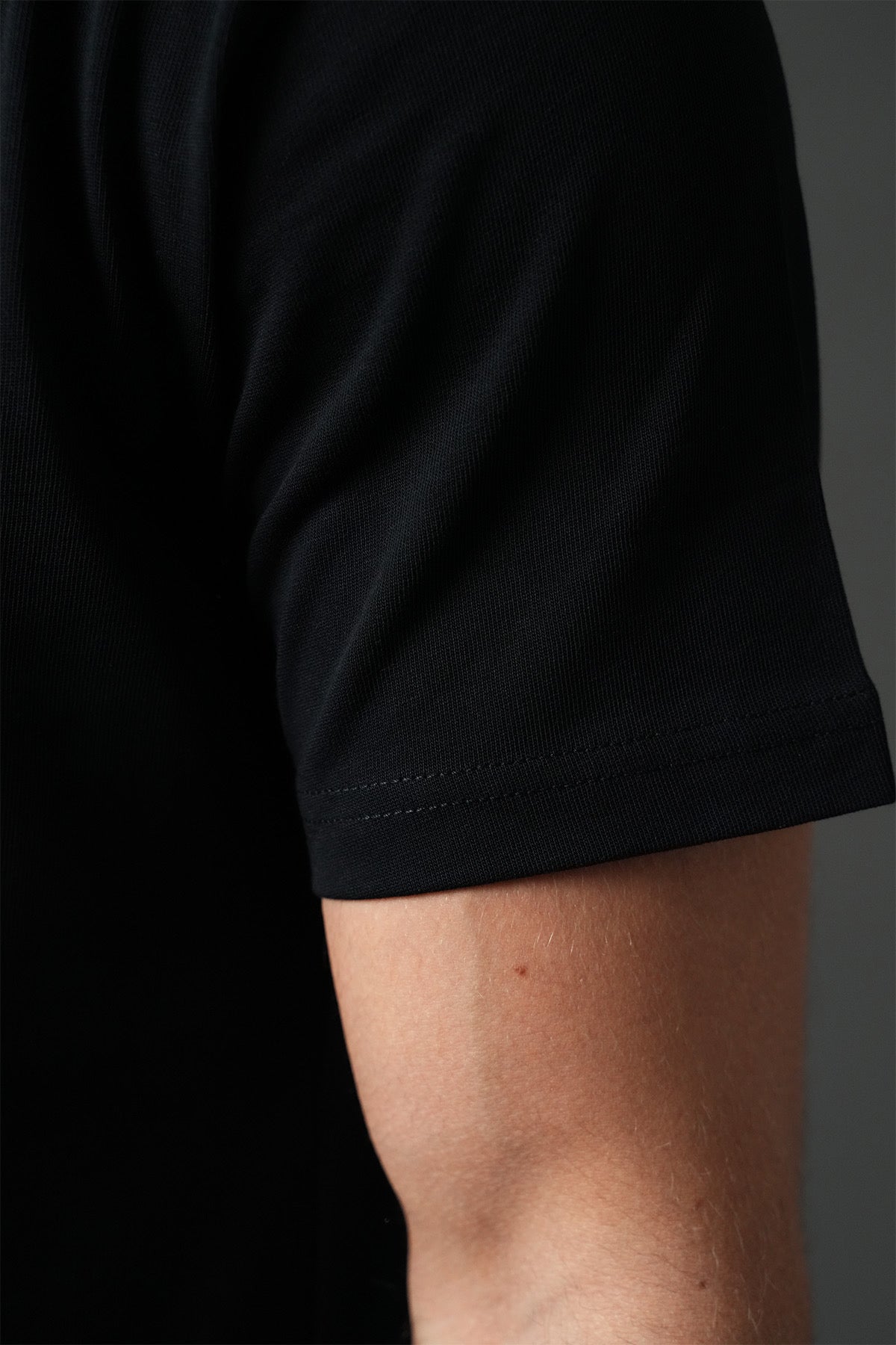 T-shirt noir Juicy de la marque NO LIMIT, vue de face, en coton avec logo Juicy visible, pour un style décontracté.