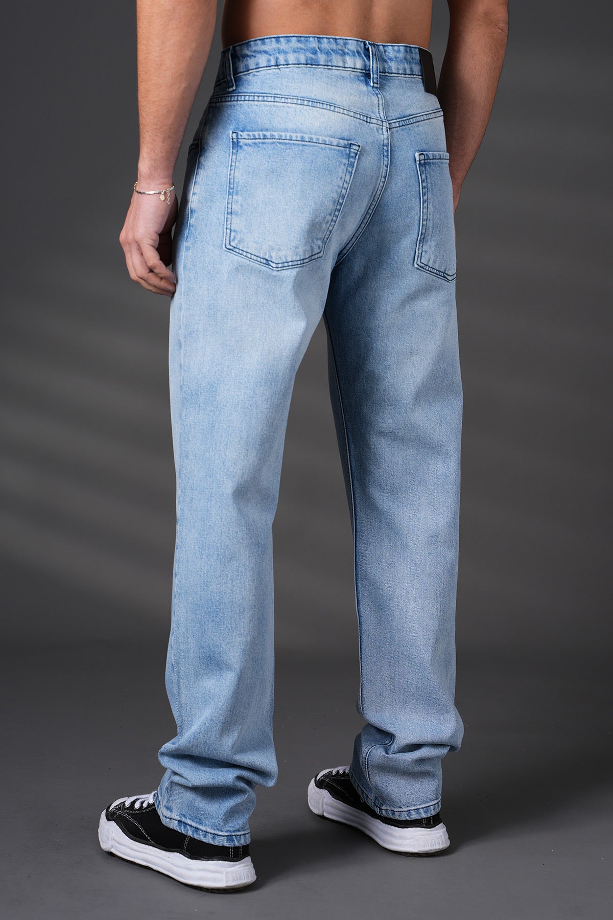 Jean regular bleu NO LIMIT, vue de face, détails du tissu en denim, style casual, numéro 4125 visible.