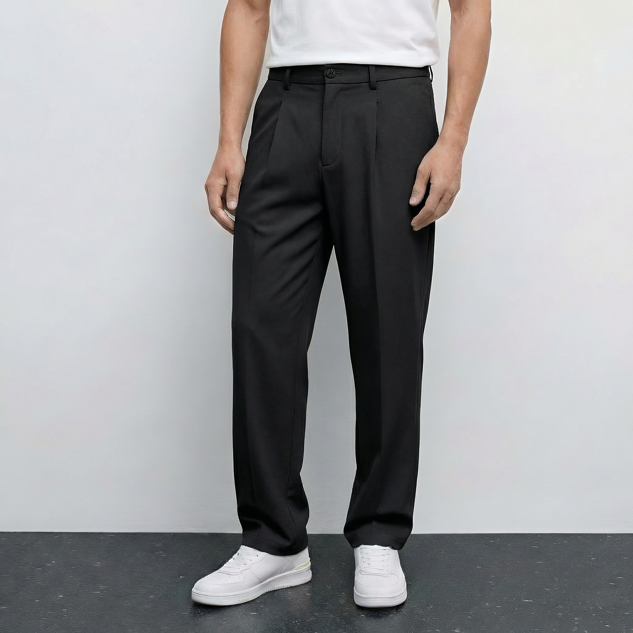 Pantalon noir 21 de la marque NO LIMIT, coupe droite, tissu léger, porté par une personne dans un style décontracté.