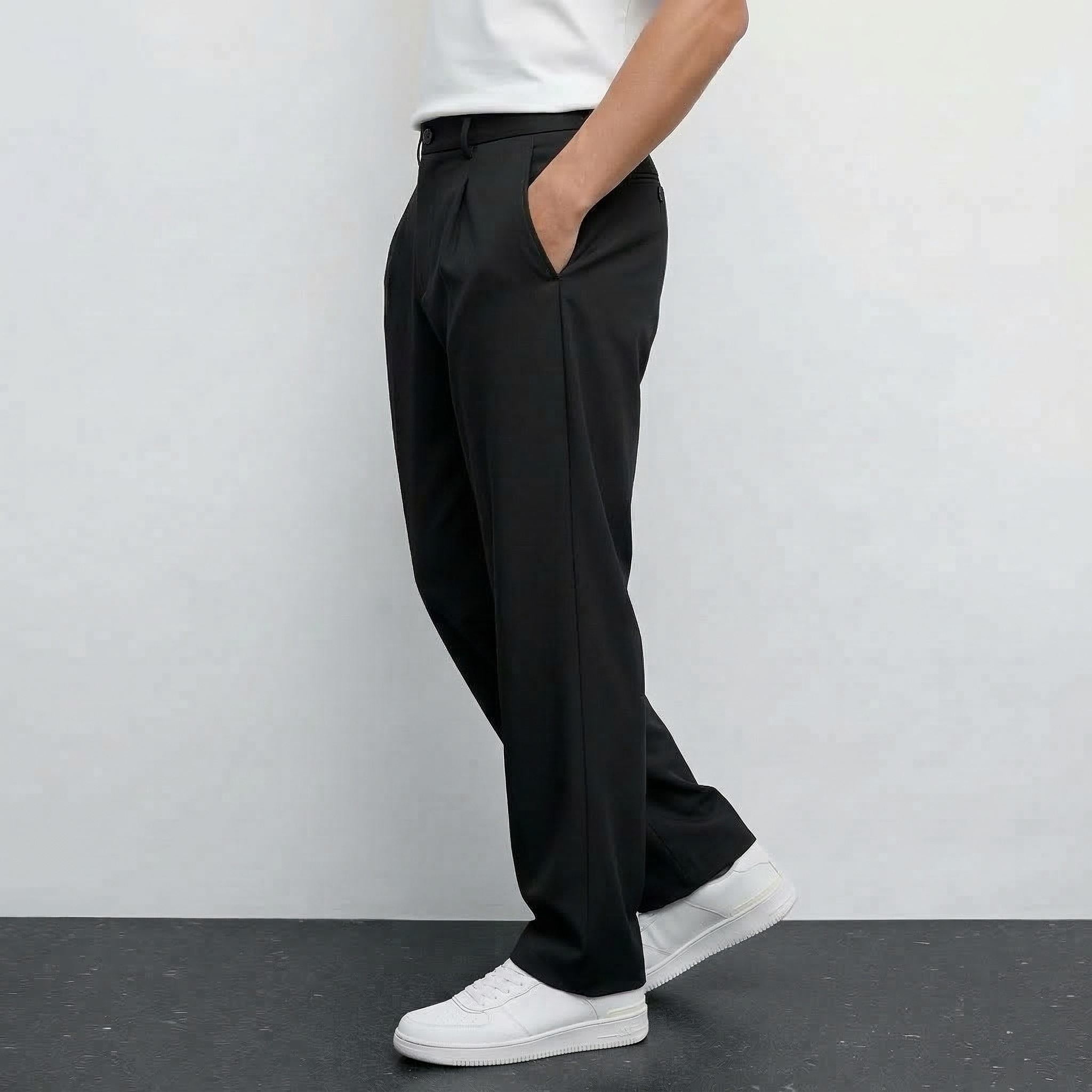 Pantalon noir 21 NO LIMIT, coupe élégante, en tissu léger, visible avec ceinture et poches latérales.