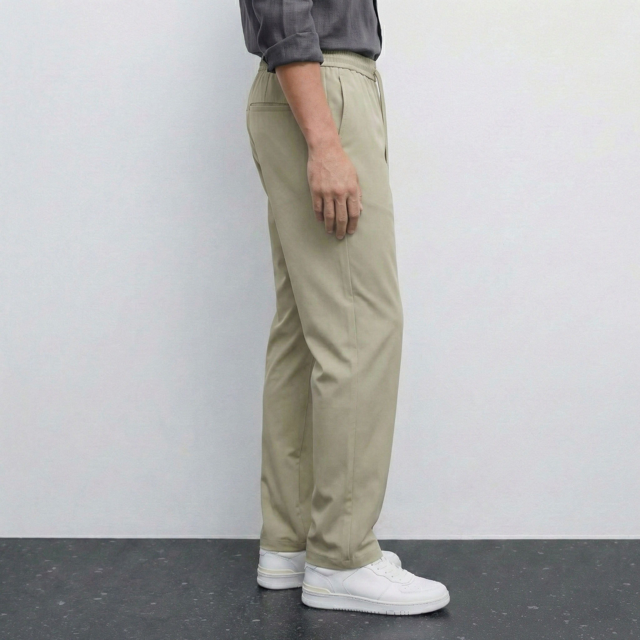 Pantalon beige NO LIMIT, style décontracté, coupe droite, tissu léger, visible sur fond neutre.