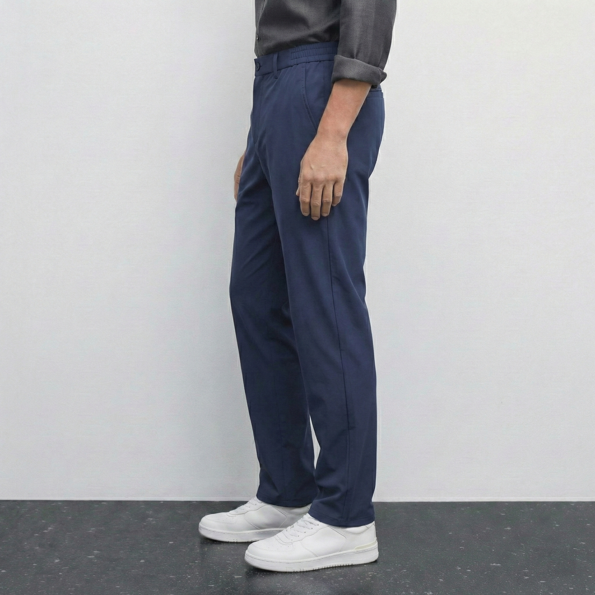 Pantalon bleu marine NO LIMIT, style décontracté, tissu confortable, vue frontale du produit.