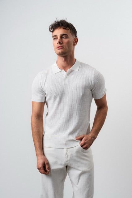 Polo à boutons blanc pour homme de marque NO LIMIT avec manches courtes, vue de face sur mannequin.