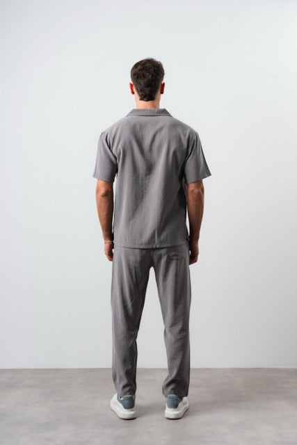 Ensemble Ibiza gris de la marque NO LIMIT, vêtement décontracté avec veste et pantalon pour un look élégant.
