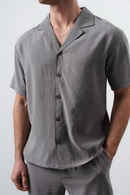 Ensemble Ibiza gris de la marque NO LIMIT, vêtement pour femme, vue de l'ensemble porté sur mannequin.