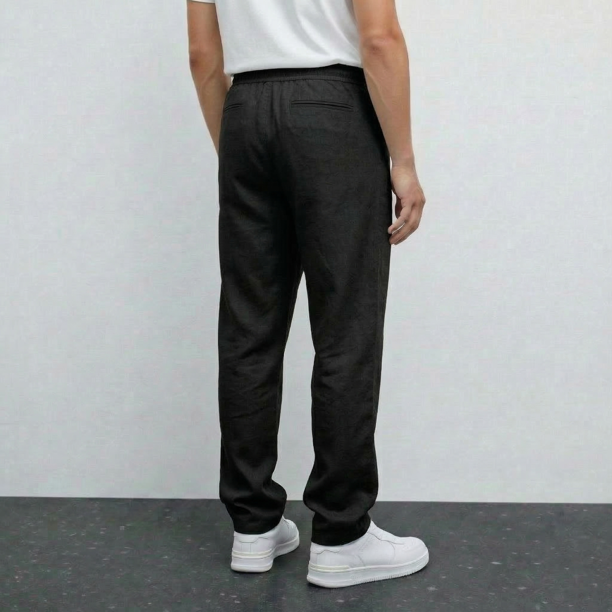 Pantalon noir NO LIMIT, style décontracté, tissu épais, vue de face sur fond blanc, détail de la taille et coupe moderne